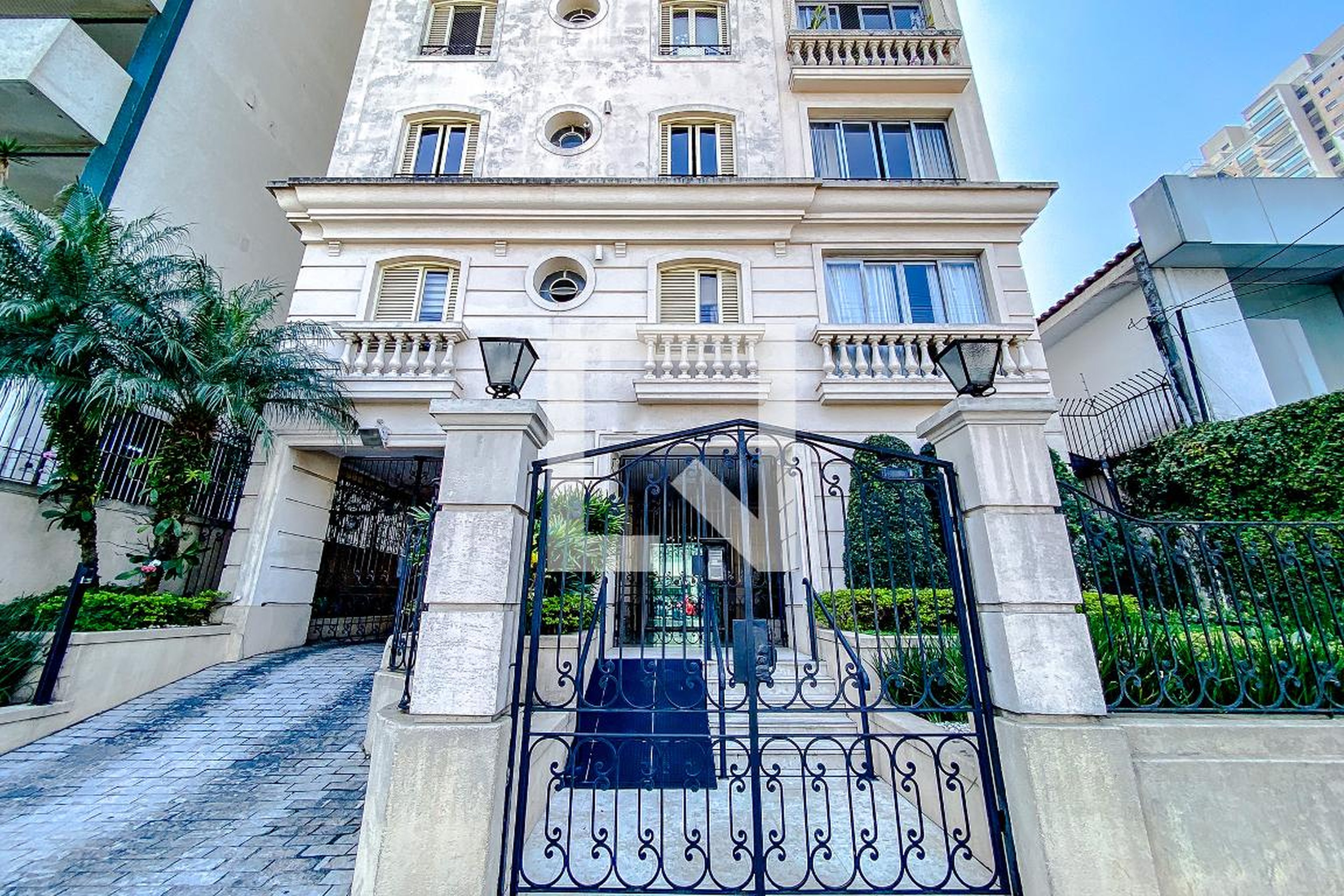 Fachada Condomínio Saint Tropez