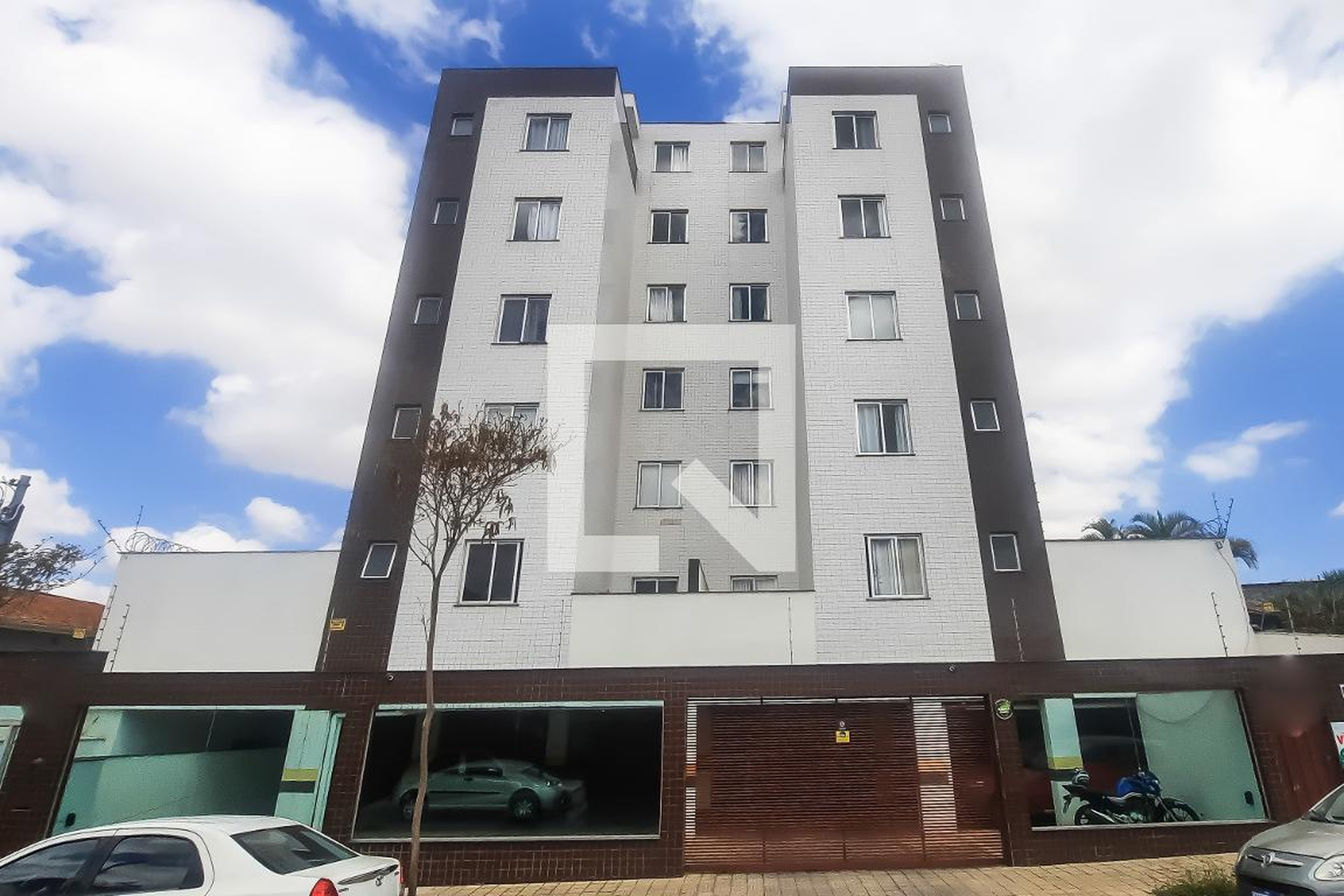 Fachada Condomínio em Rua Gentil Teodoro, 283