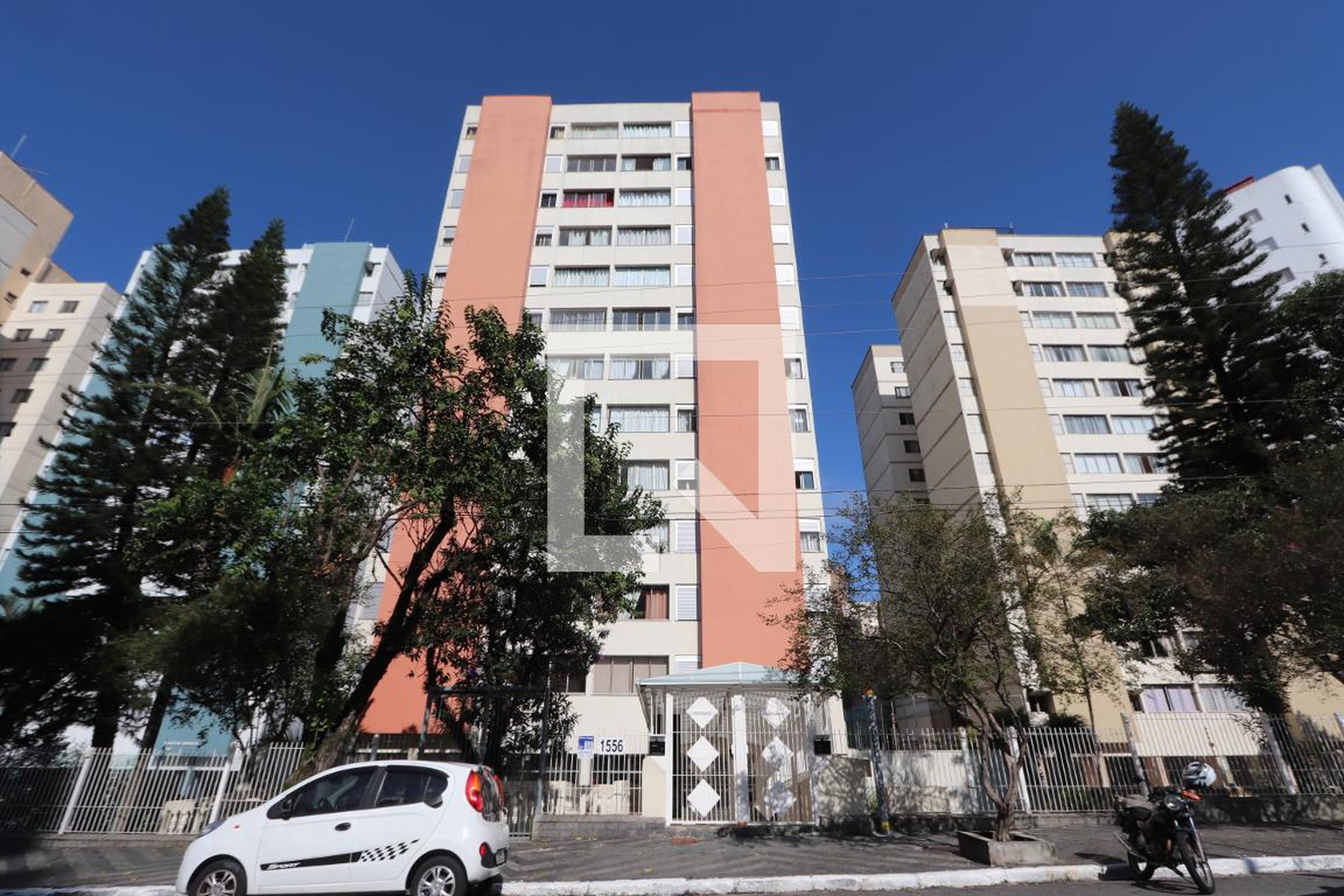 Fachada do condomínio Condomínio Diana