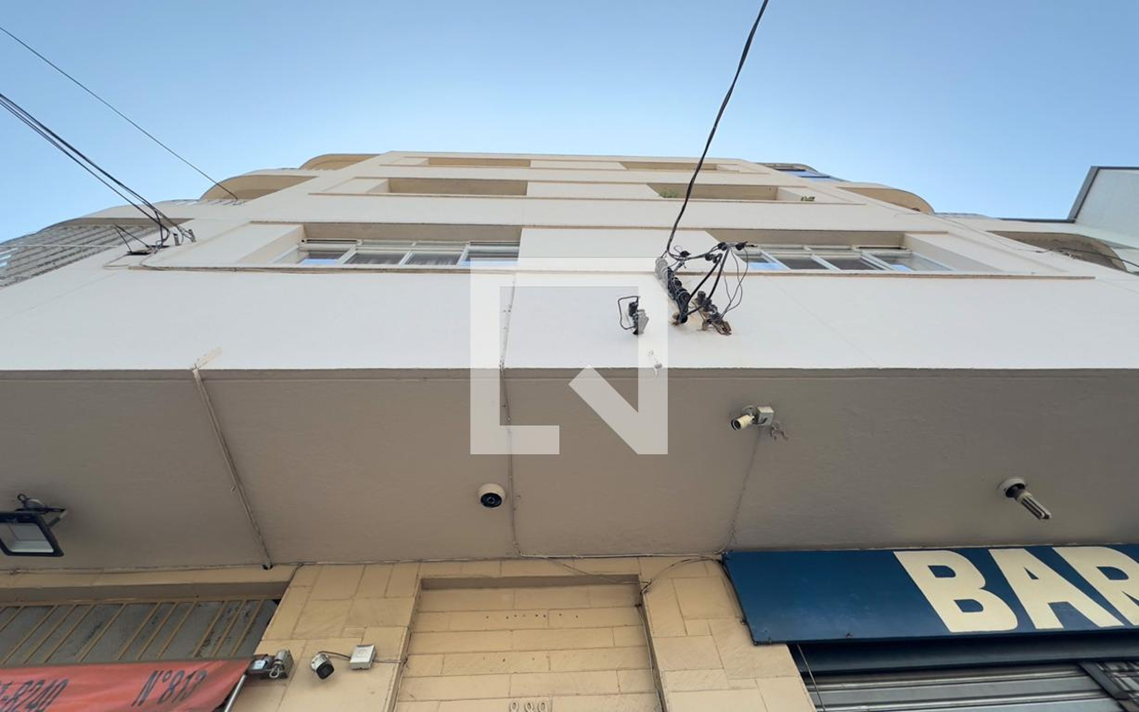 Fachada Condomínio em Rua Clímaco Barbosa, 821