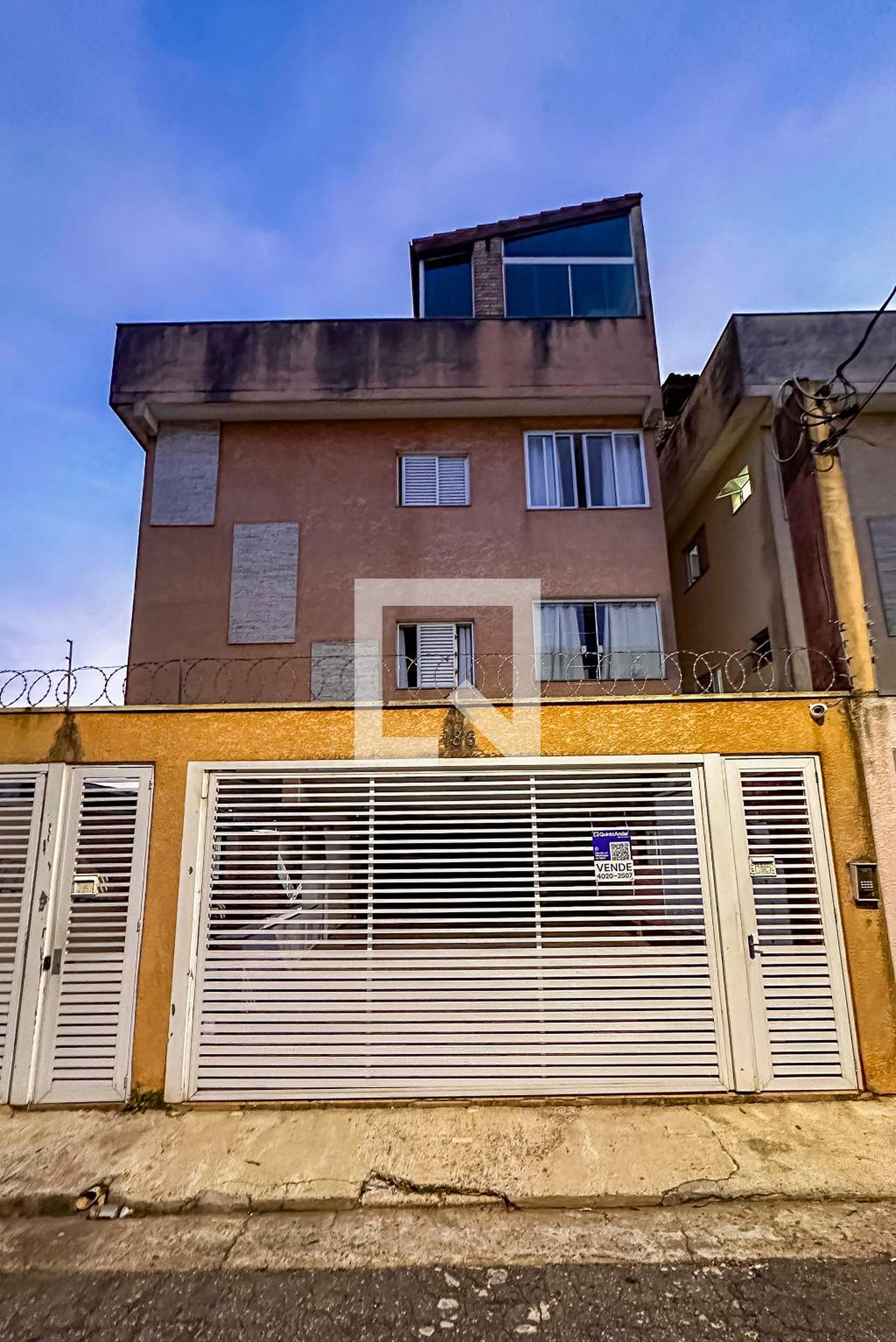 Fachada Condomínio em Rua João Luso, 186