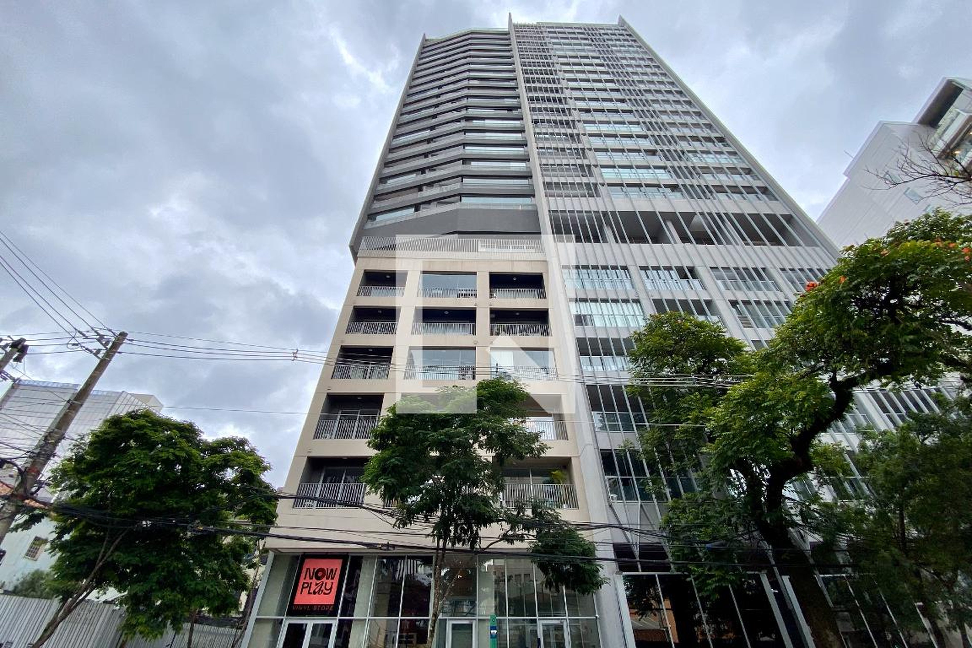 Fachada Condomínio em Rua Maria Carolina, 419