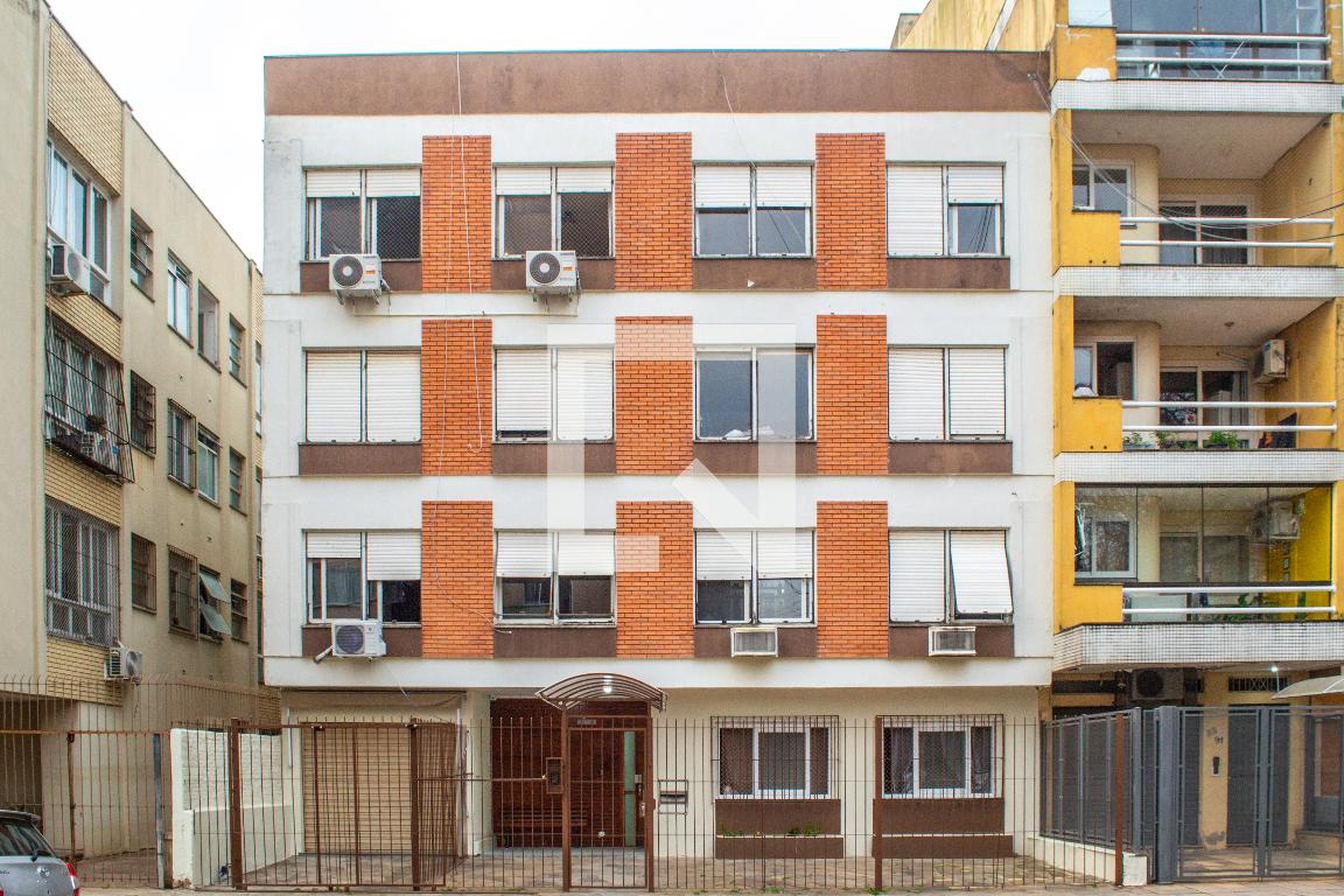 Fachada Condomínio em Travessa Pesqueiro, 105