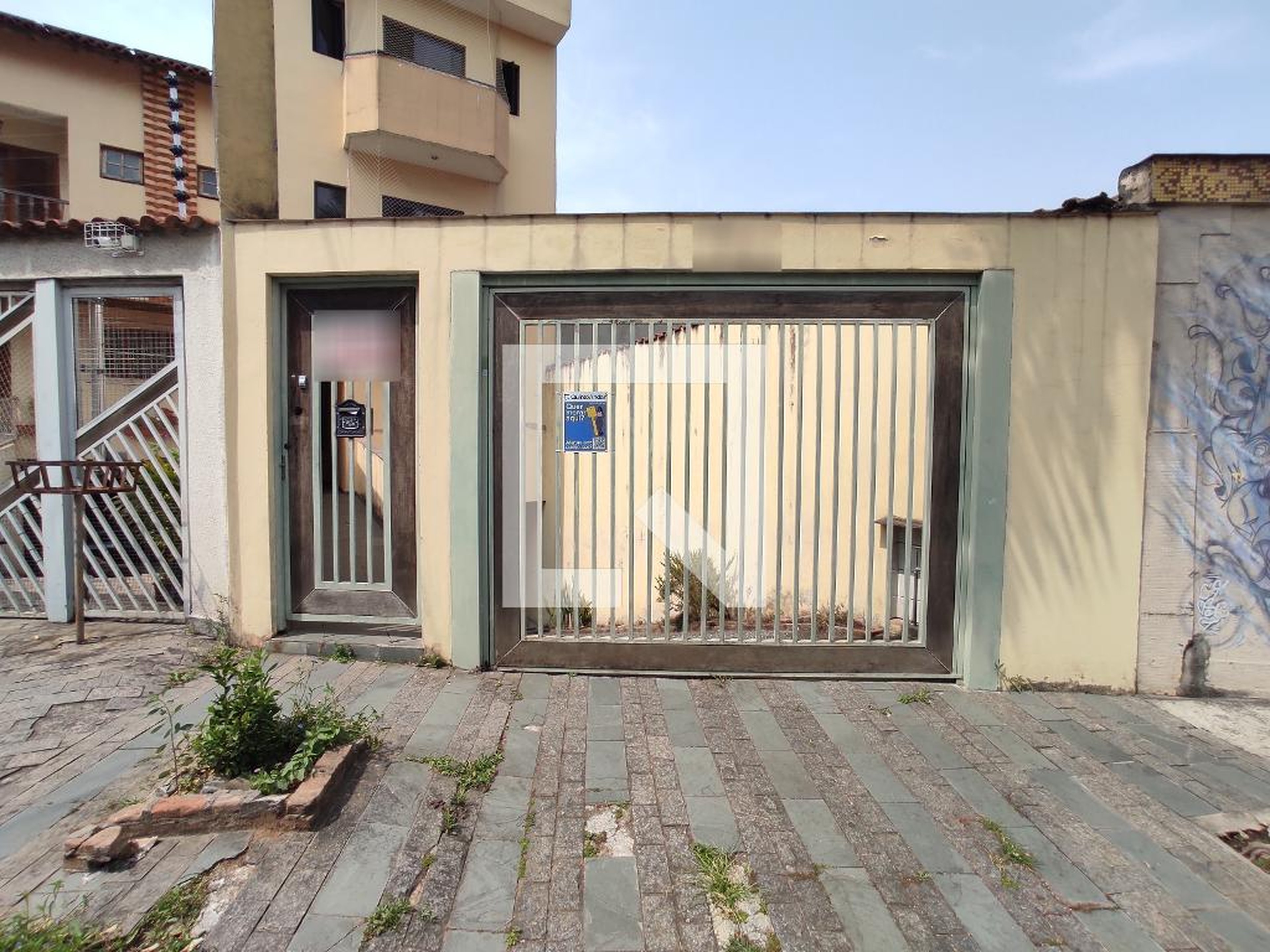 Fachada Condomínio em Rua Holanda, 764