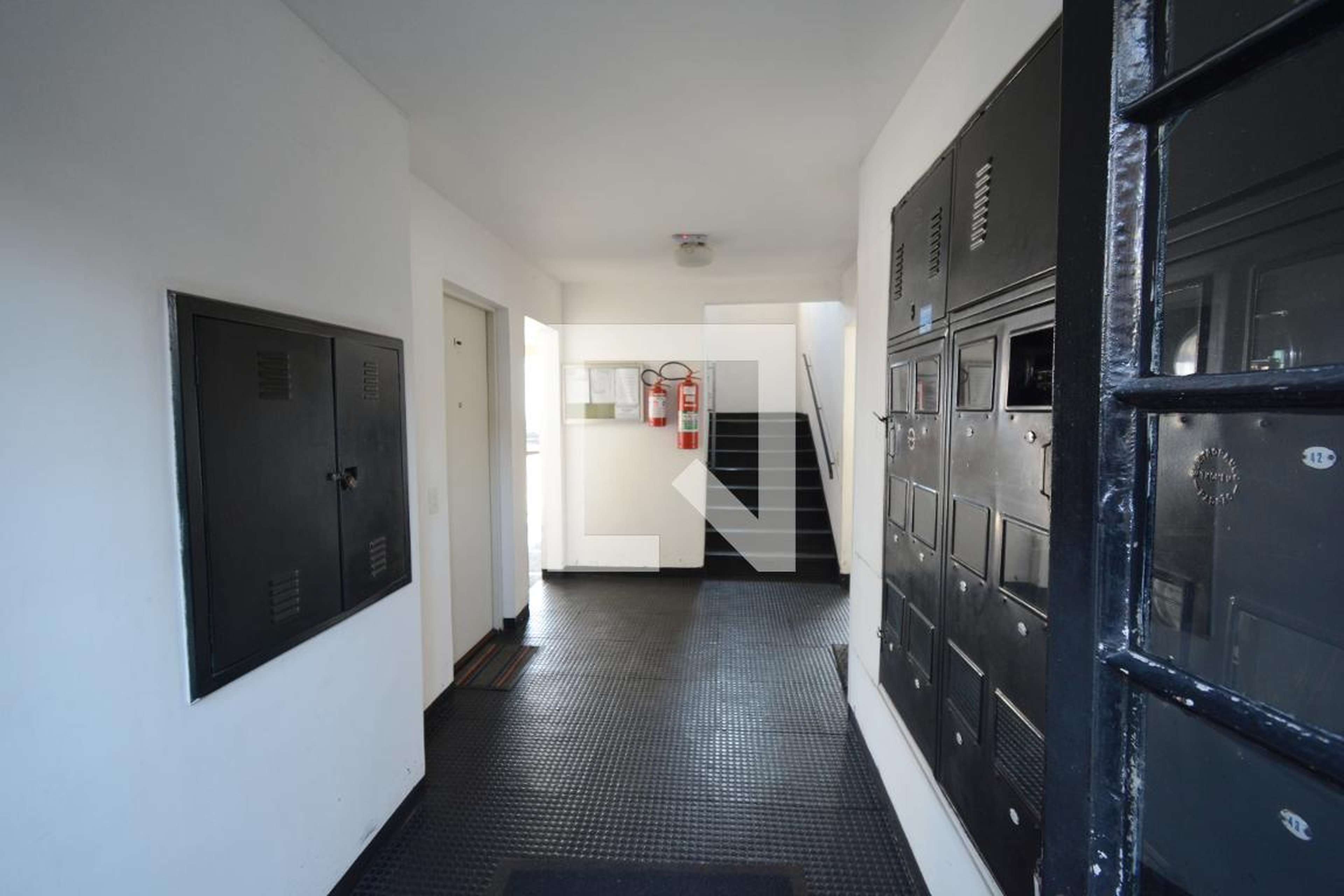 Hall de entrada - Conjunto Residencial Jardim Sabará