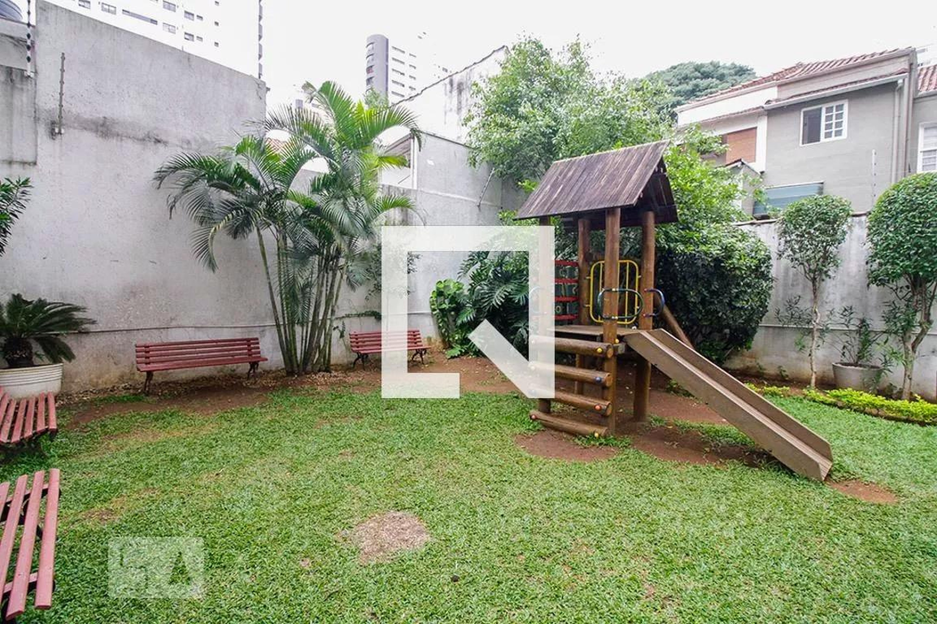 Playground - Terracota