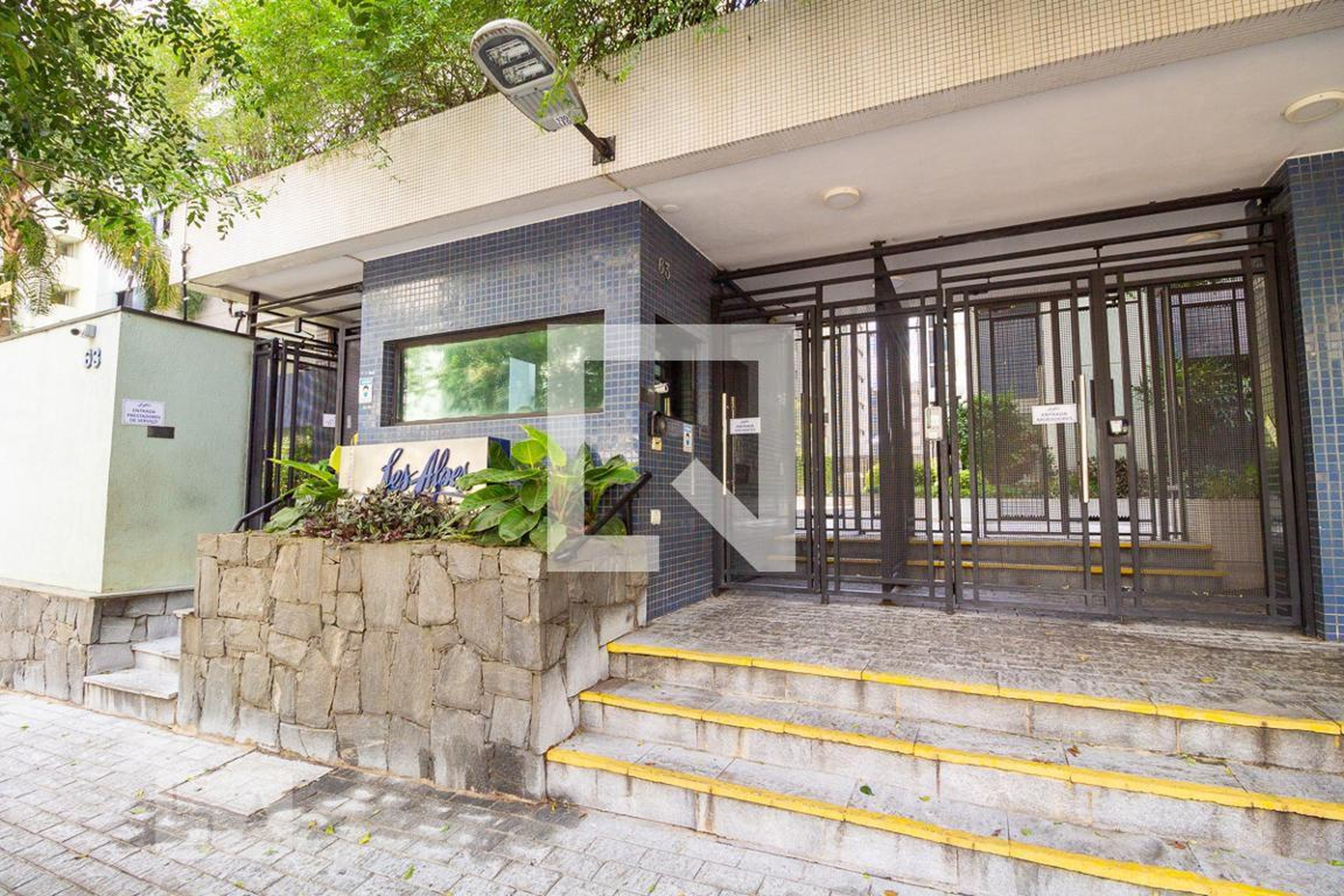 Fachada Condomínio Les Alpes