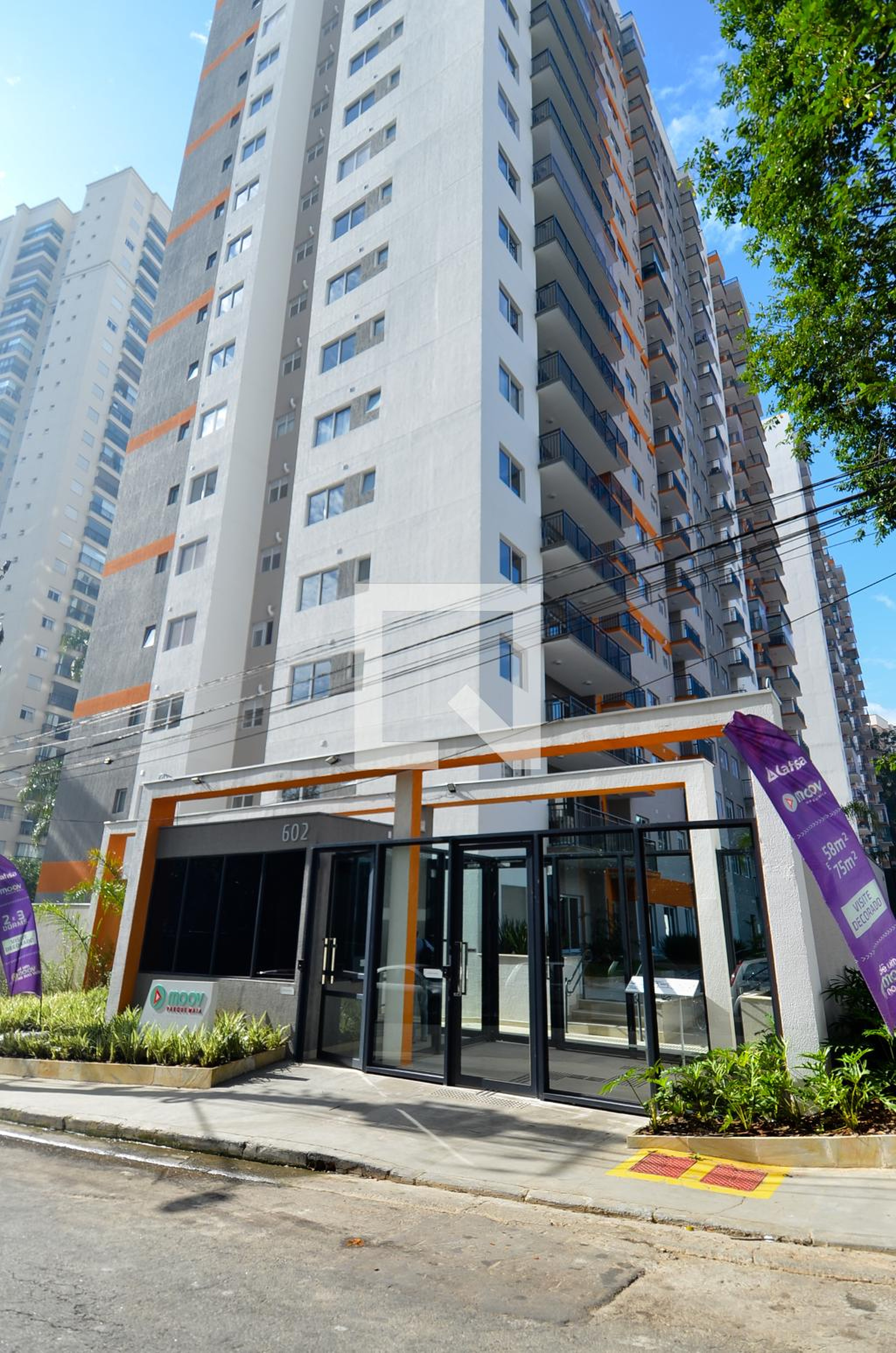 Fachada do Condomínio Condomínio Moov Parque Maia