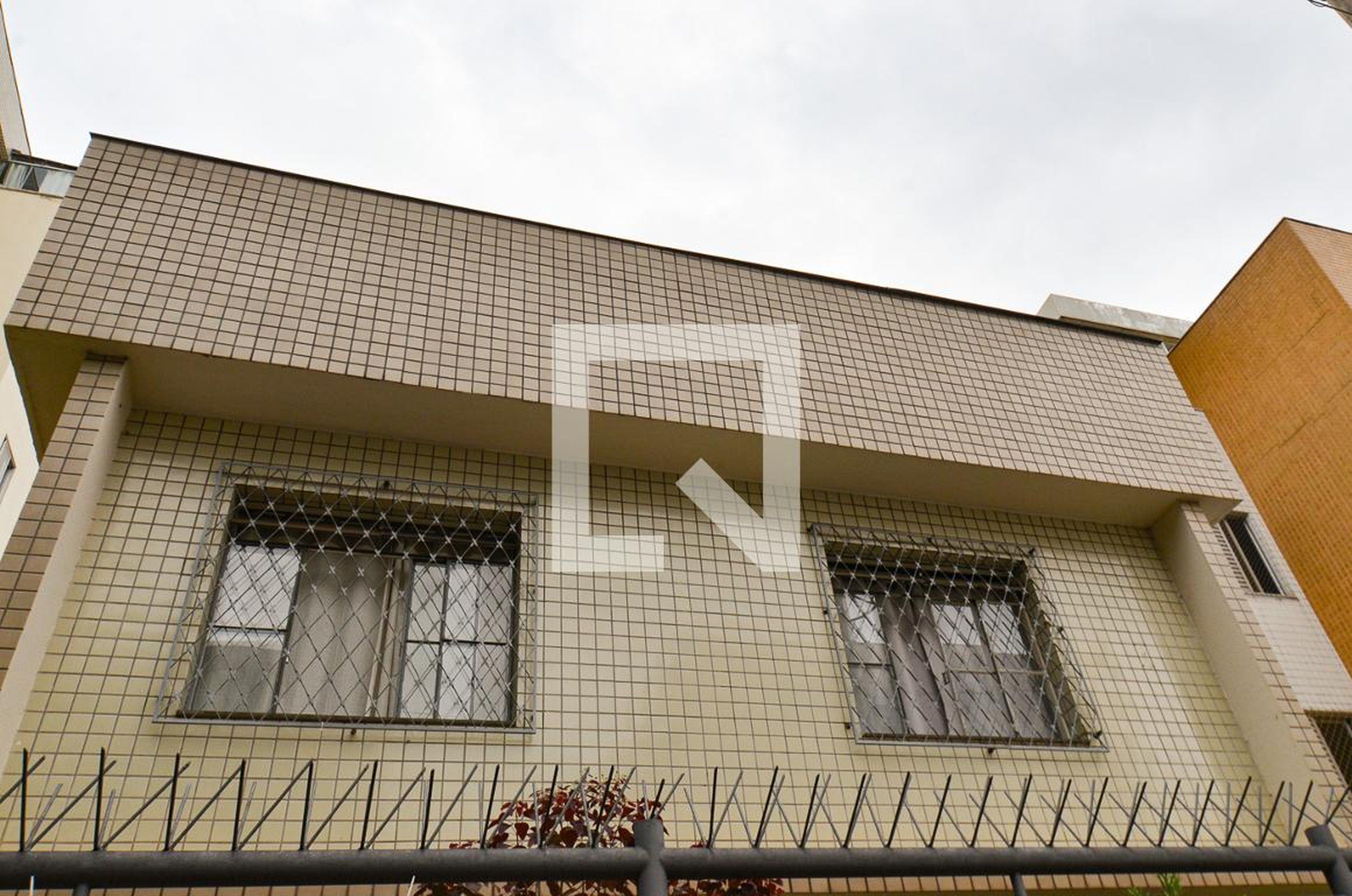 Fachada Condomínio em Rua Abre Campo, 365