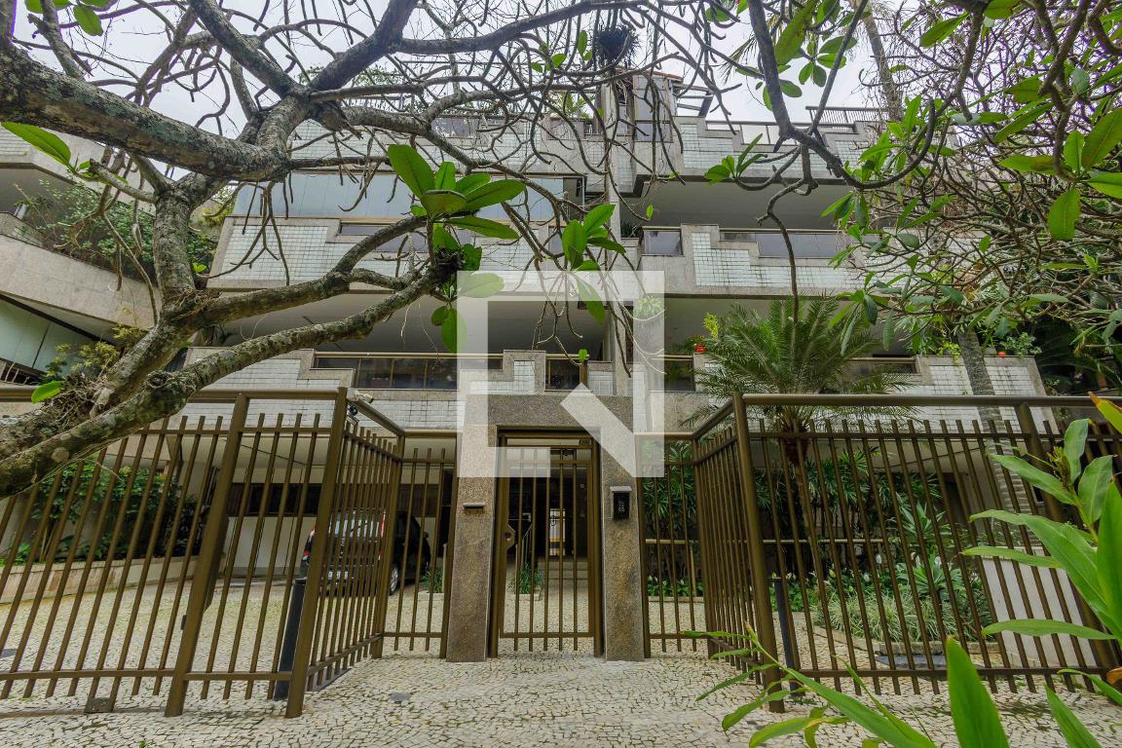 Fachada Condomínio em Rua Fernando Nogueira de Sousa, 150