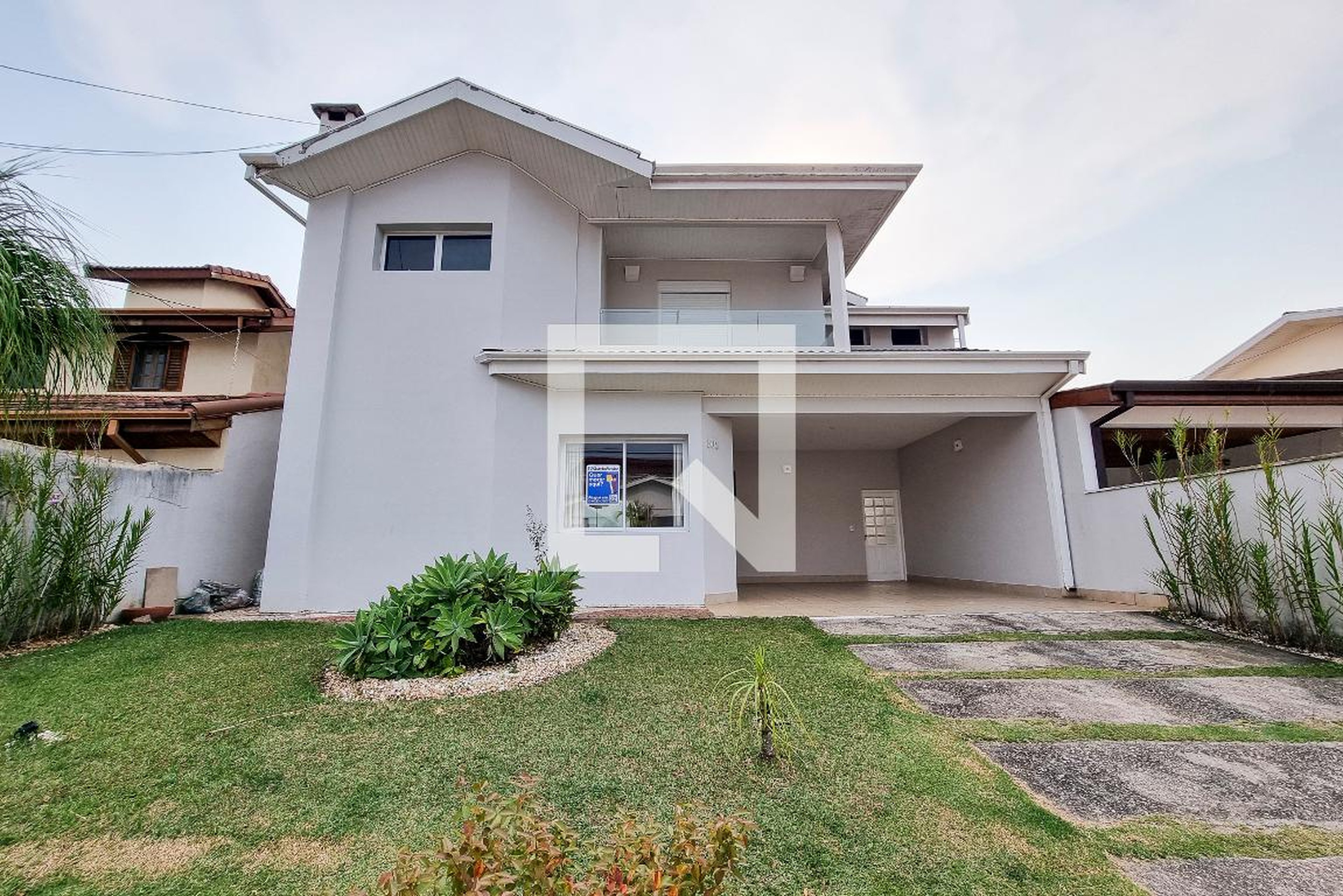 Fachada Condomínio em Rua Ceramista Roberto Weiss, 502