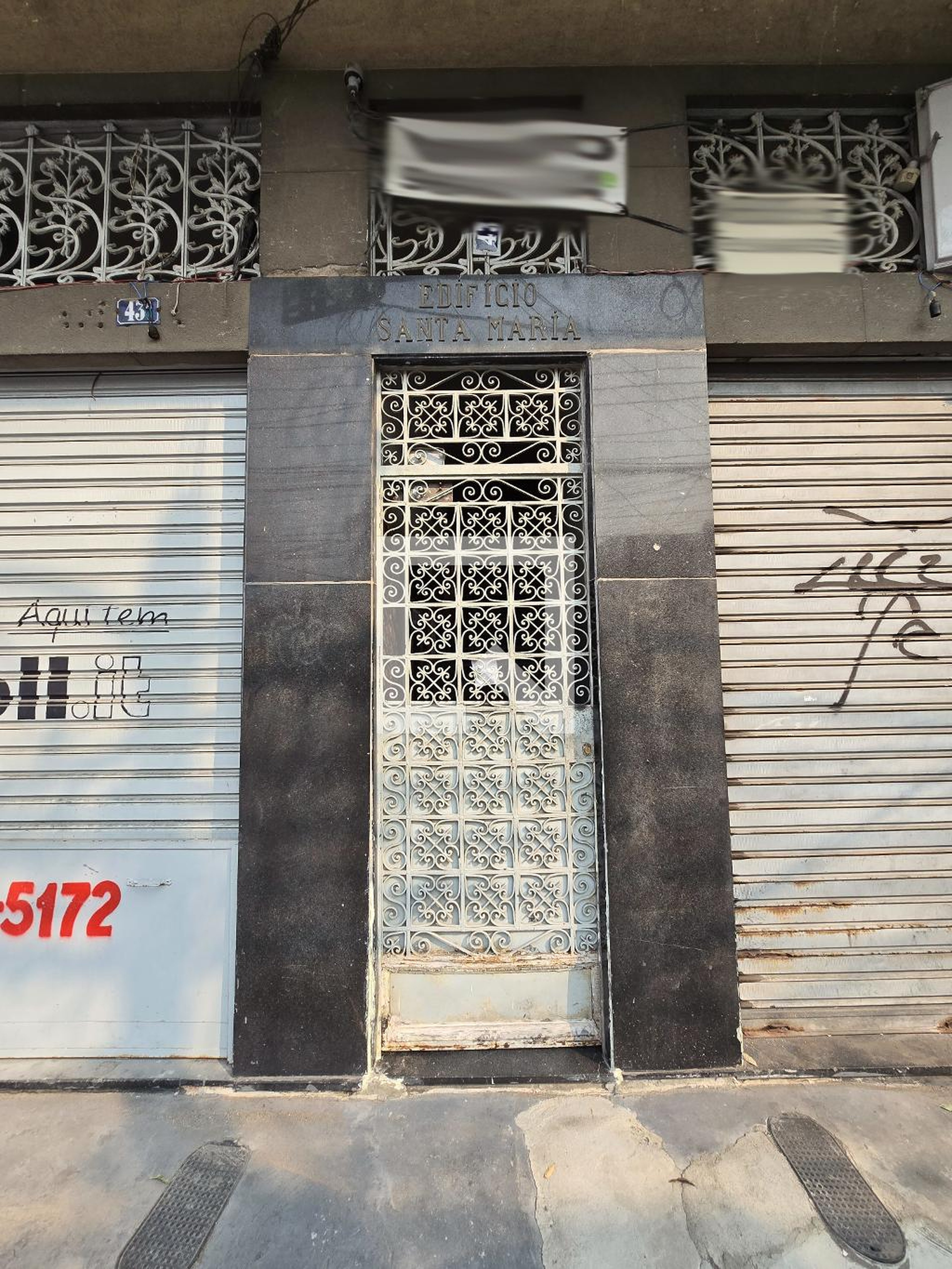 Fachada Condomínio em Rua Alcina, 43