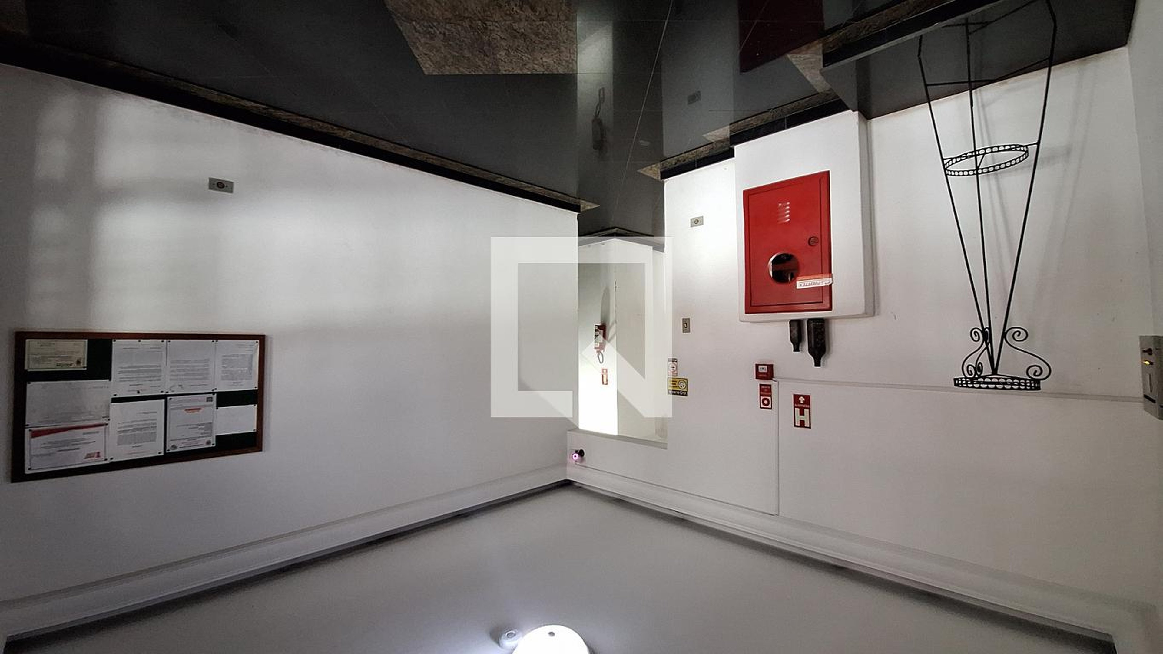 Hall de entrada Condomínio ED. Barra Bella