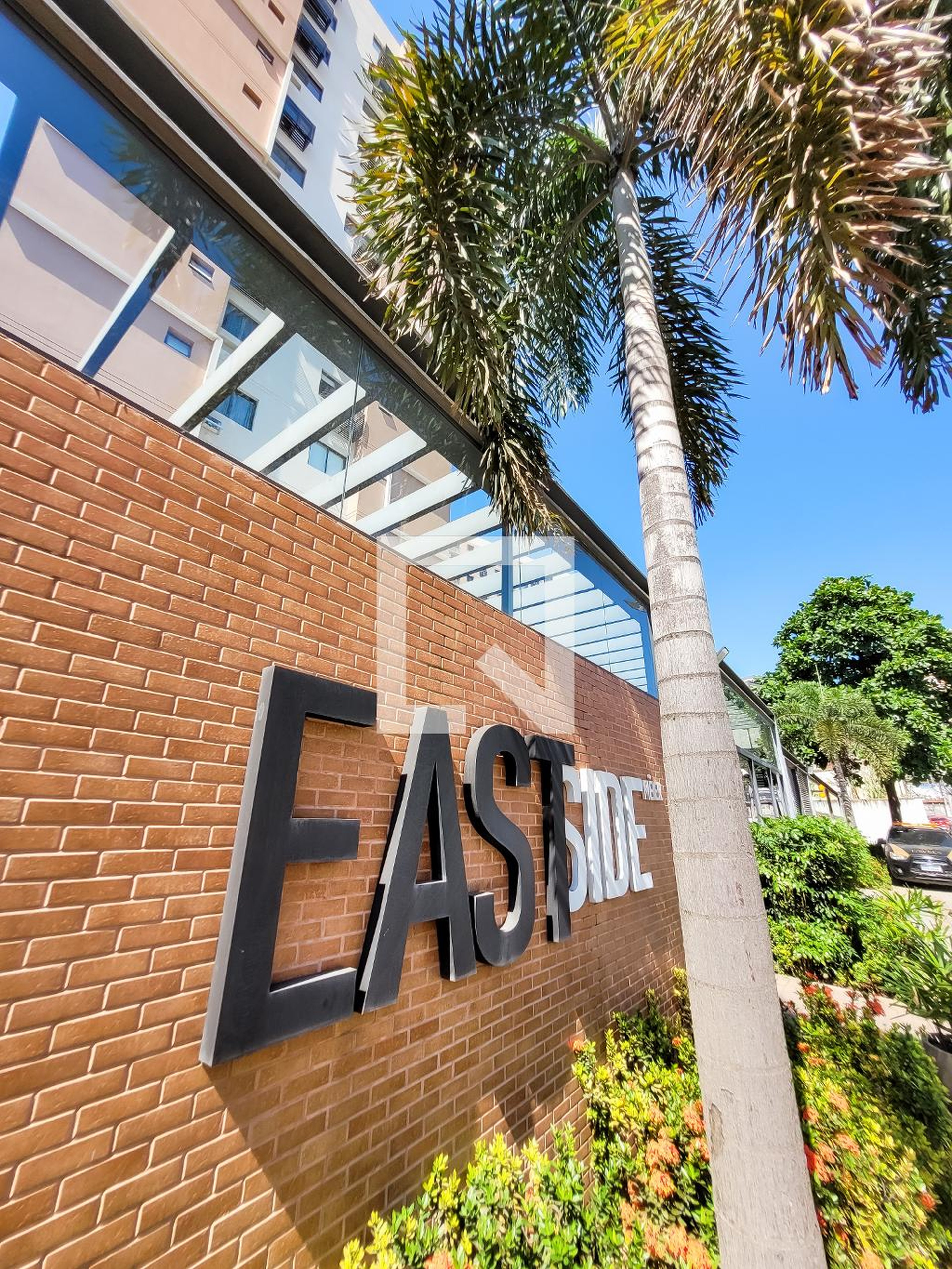 Fachada do Condomínio Condomínio East Side Méier