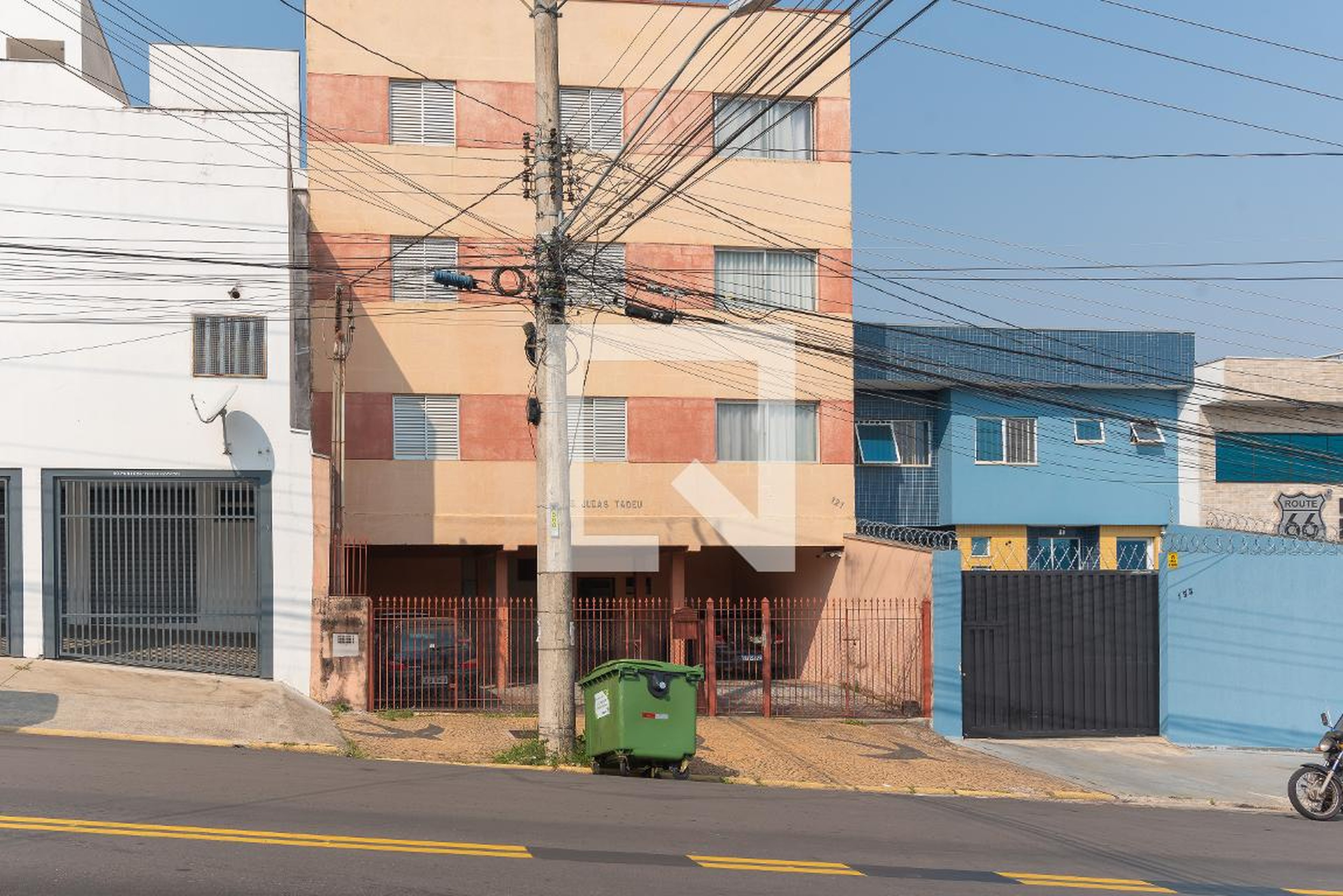 Fachada do Prédio Condomínio em Rua Doutor Betim, 121