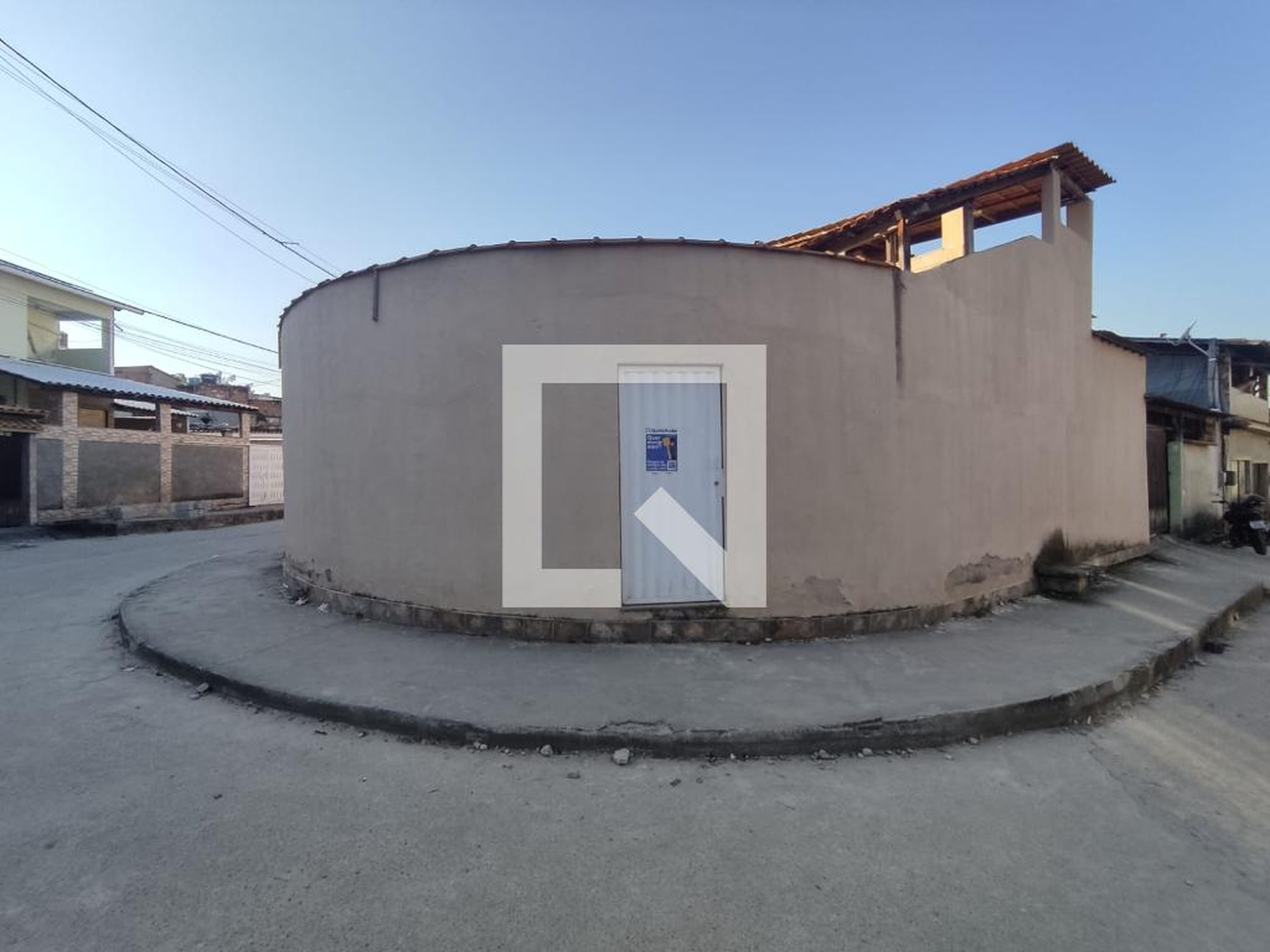 Fachada Condomínio em Rua Joaquim Bessa, 148