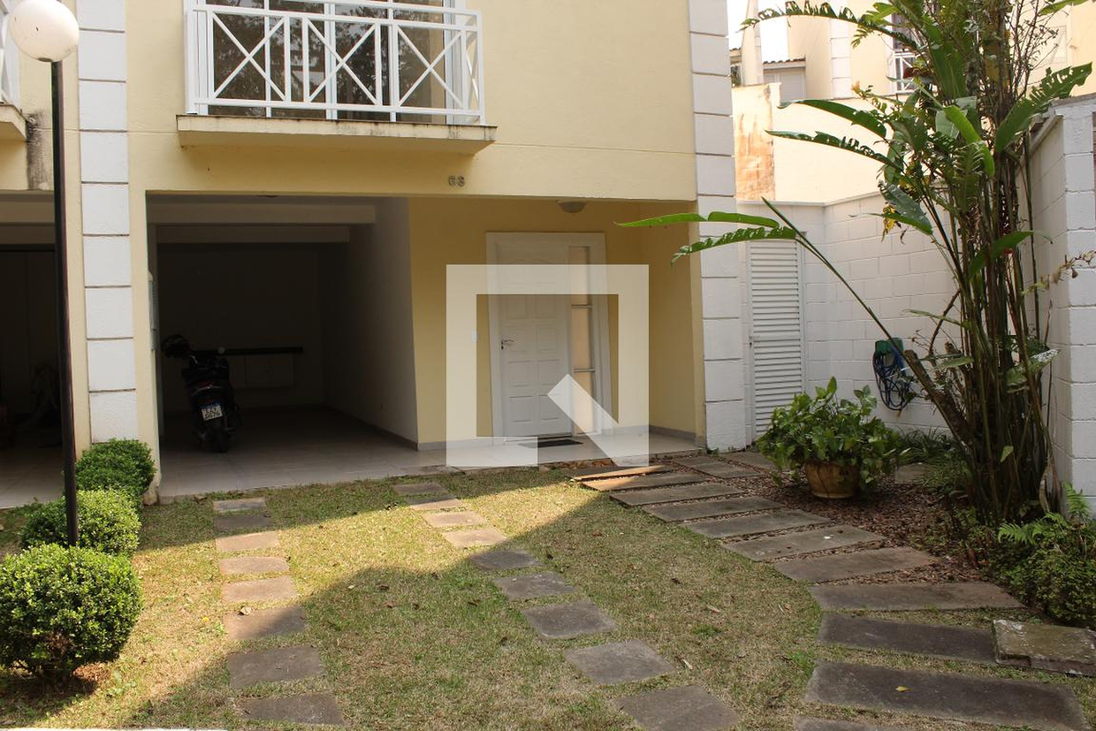 Fachada Condomínio em Rua Vésper, 100