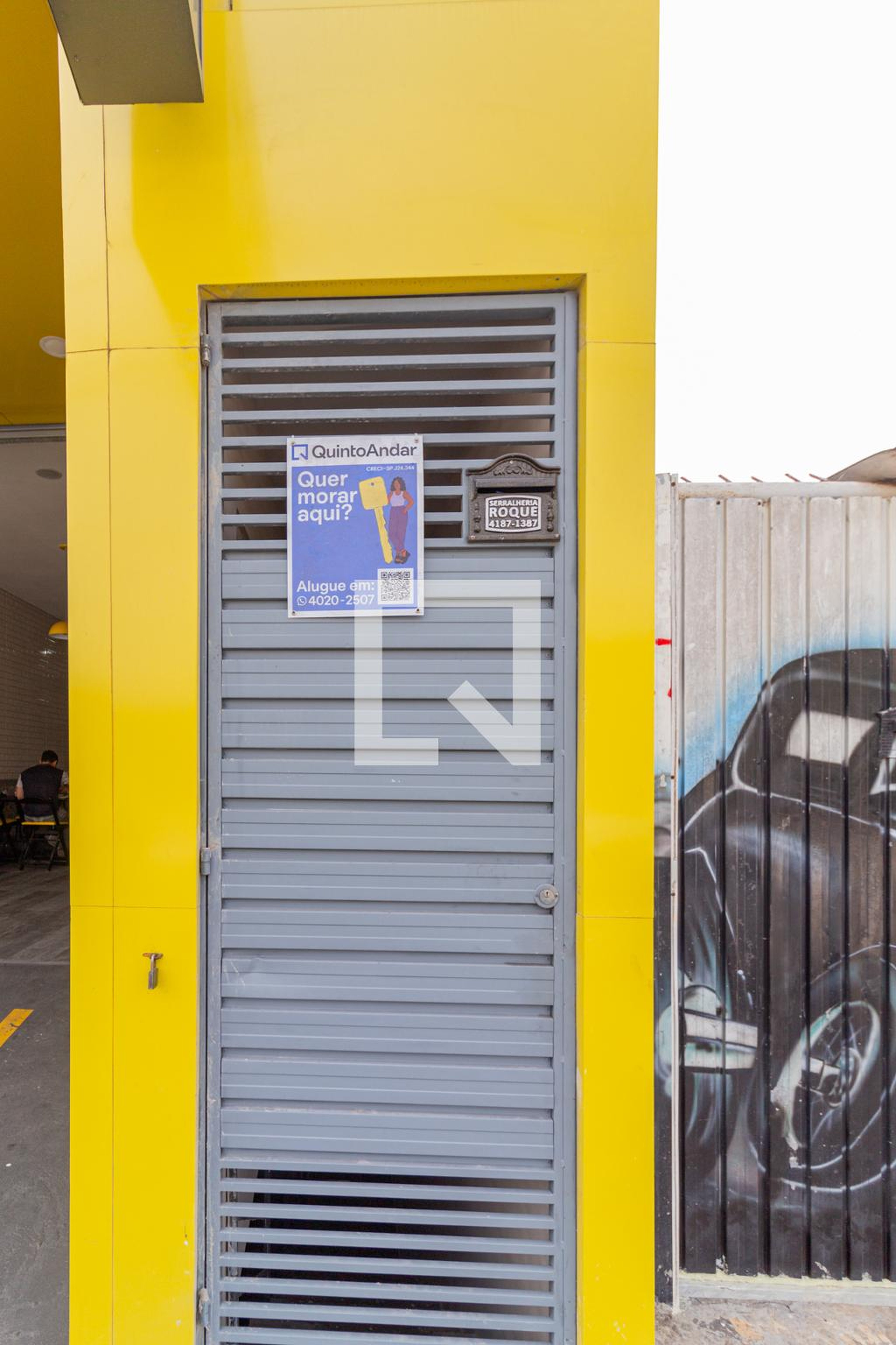 Fachada Condomínio em Avenida Deputado Emílio Carlos, 856