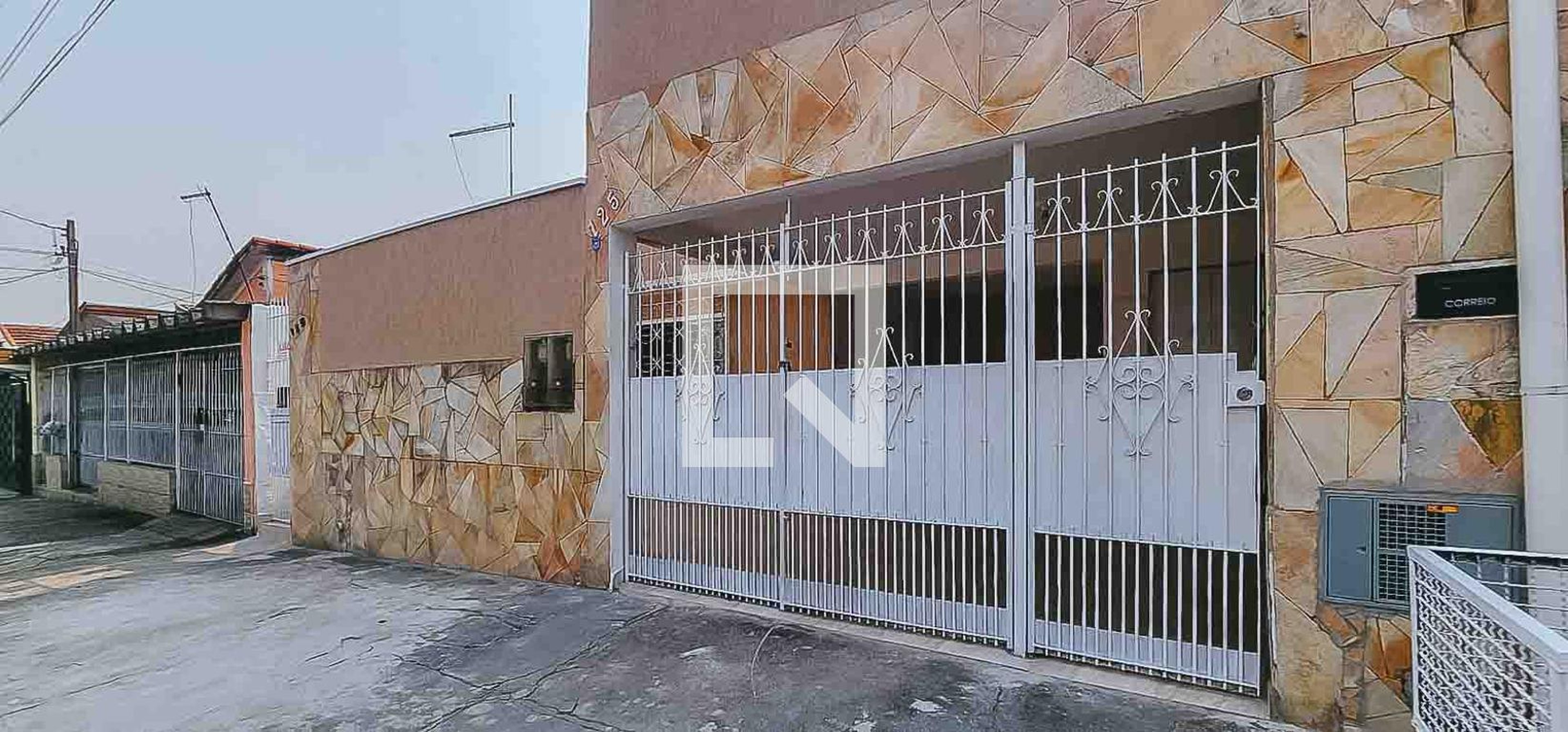 Fachada Condomínio em Rua Arturus, 125