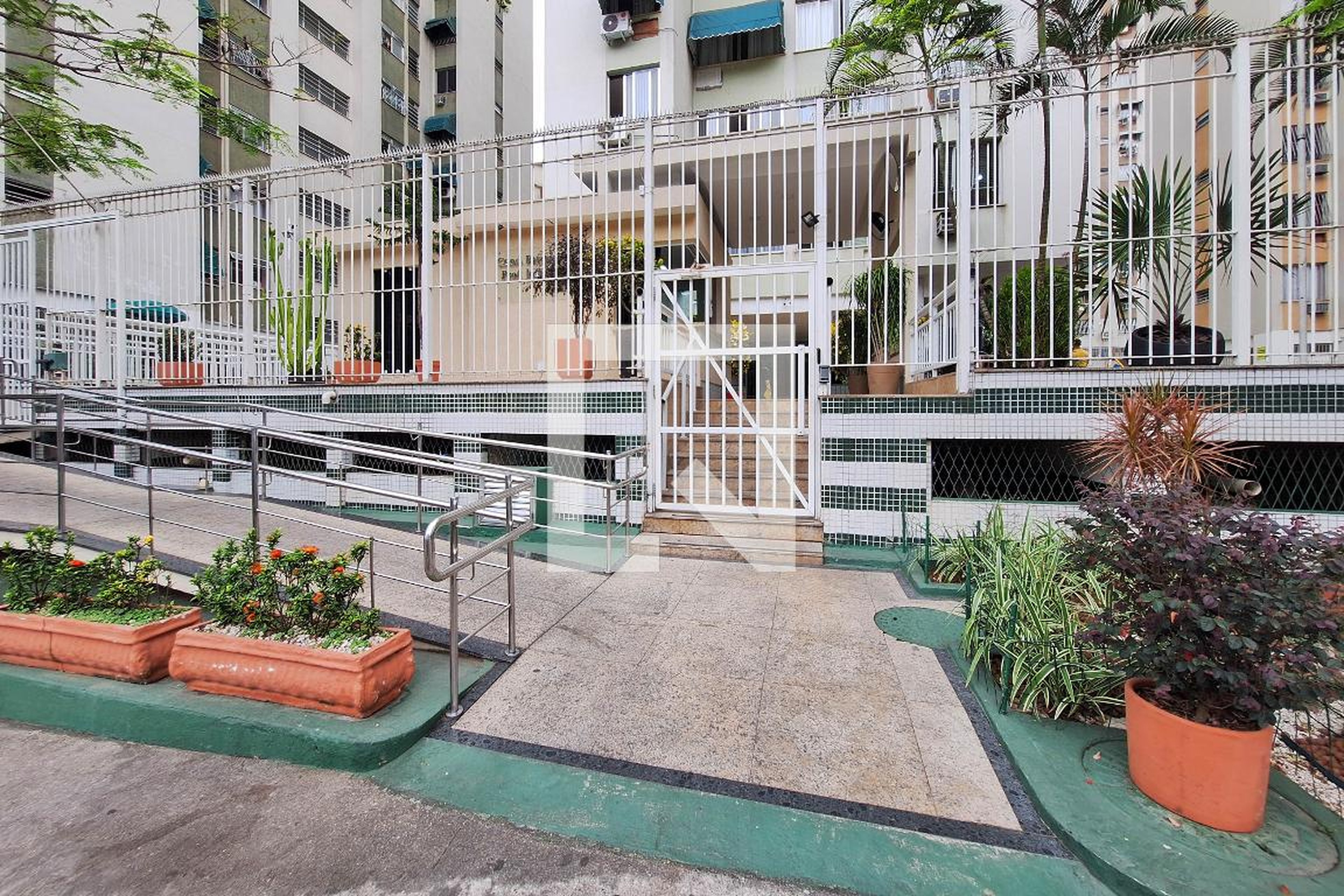 Fachada Condomínio em Avenida Professor João Brasil, 336