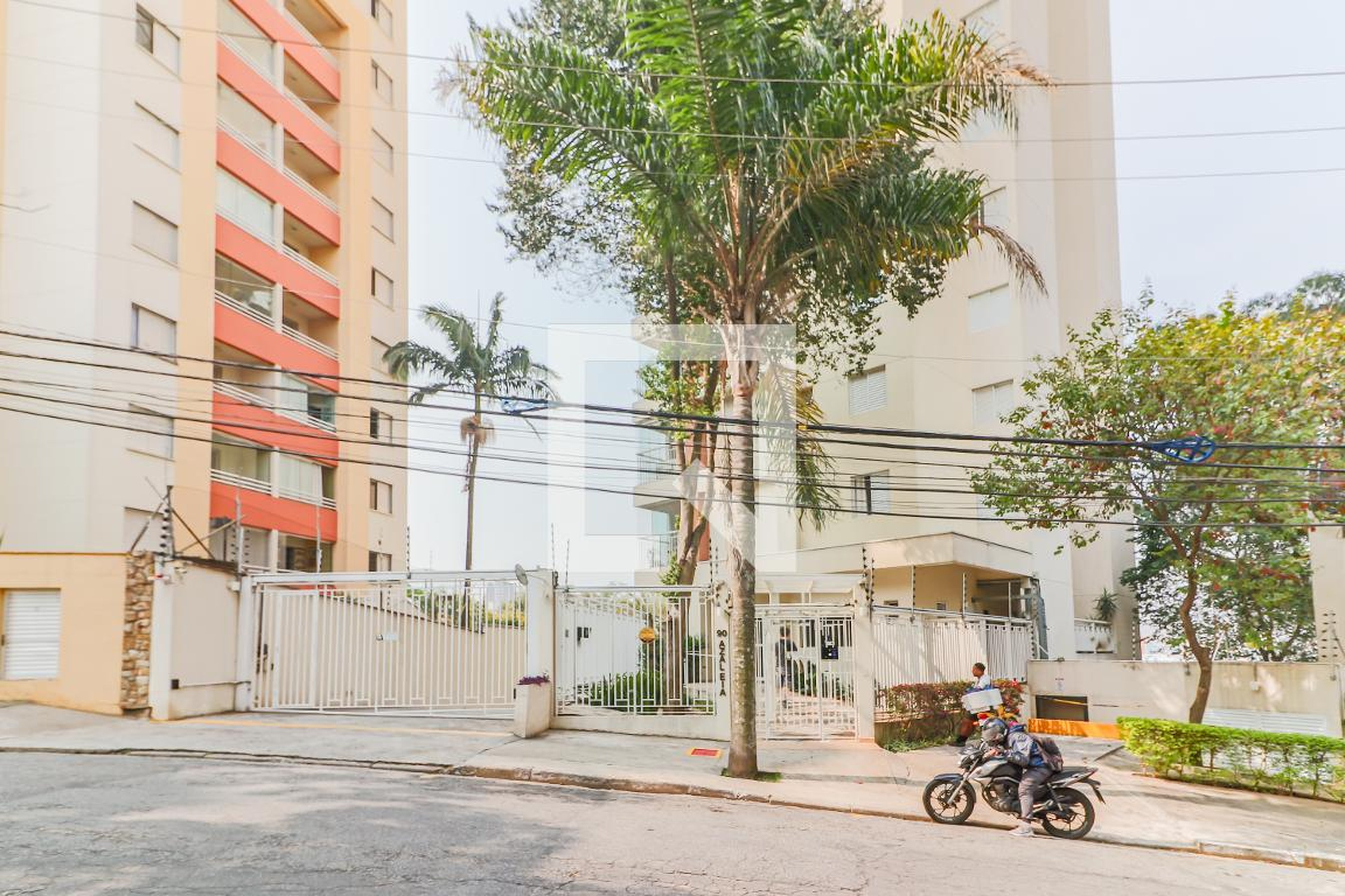Fachada do Prédio Condomínio Azaleia