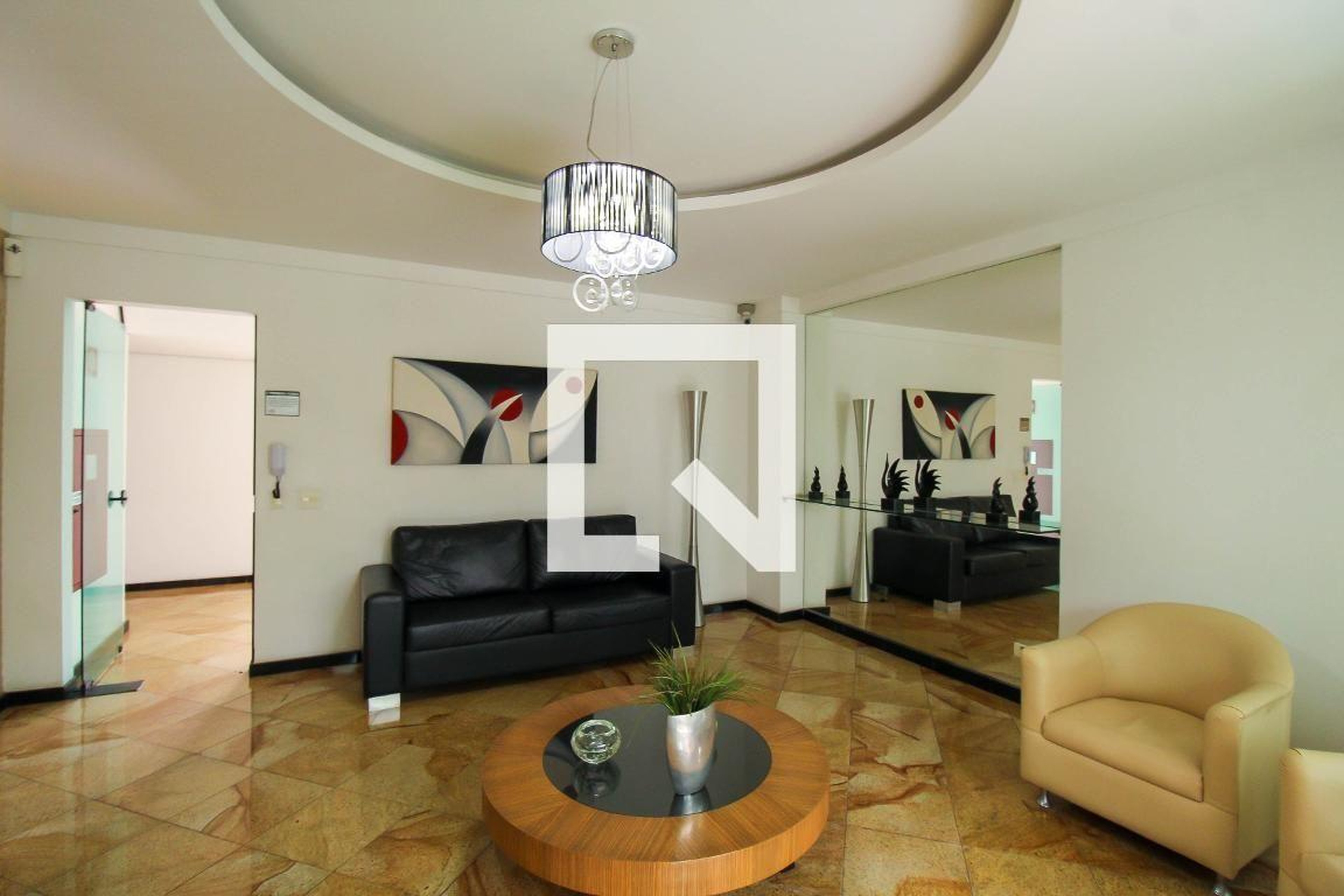 Hall - Maison Anália Franco