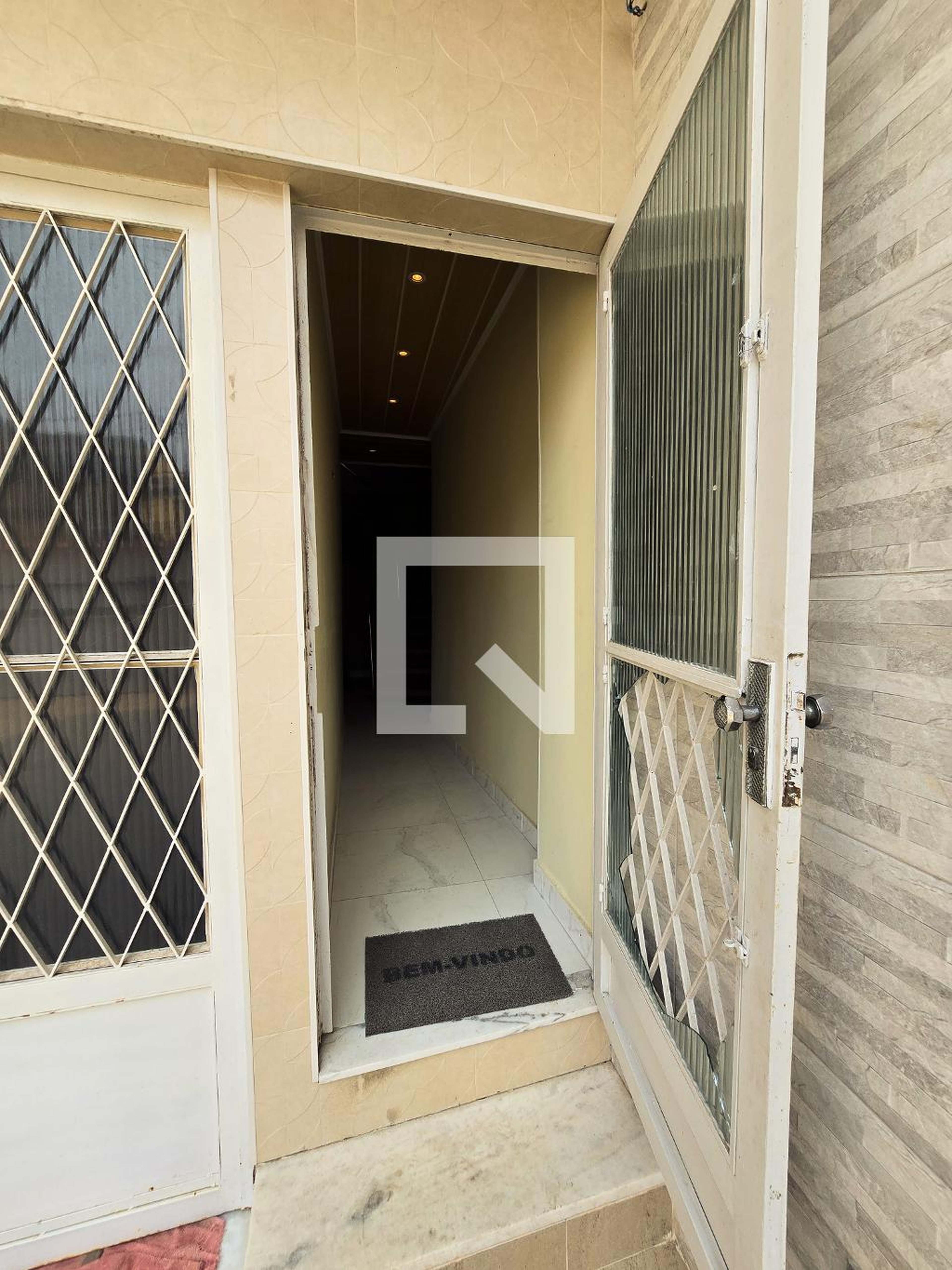 Hall de entrada Condomínio em Rua Souza Águiar, 341