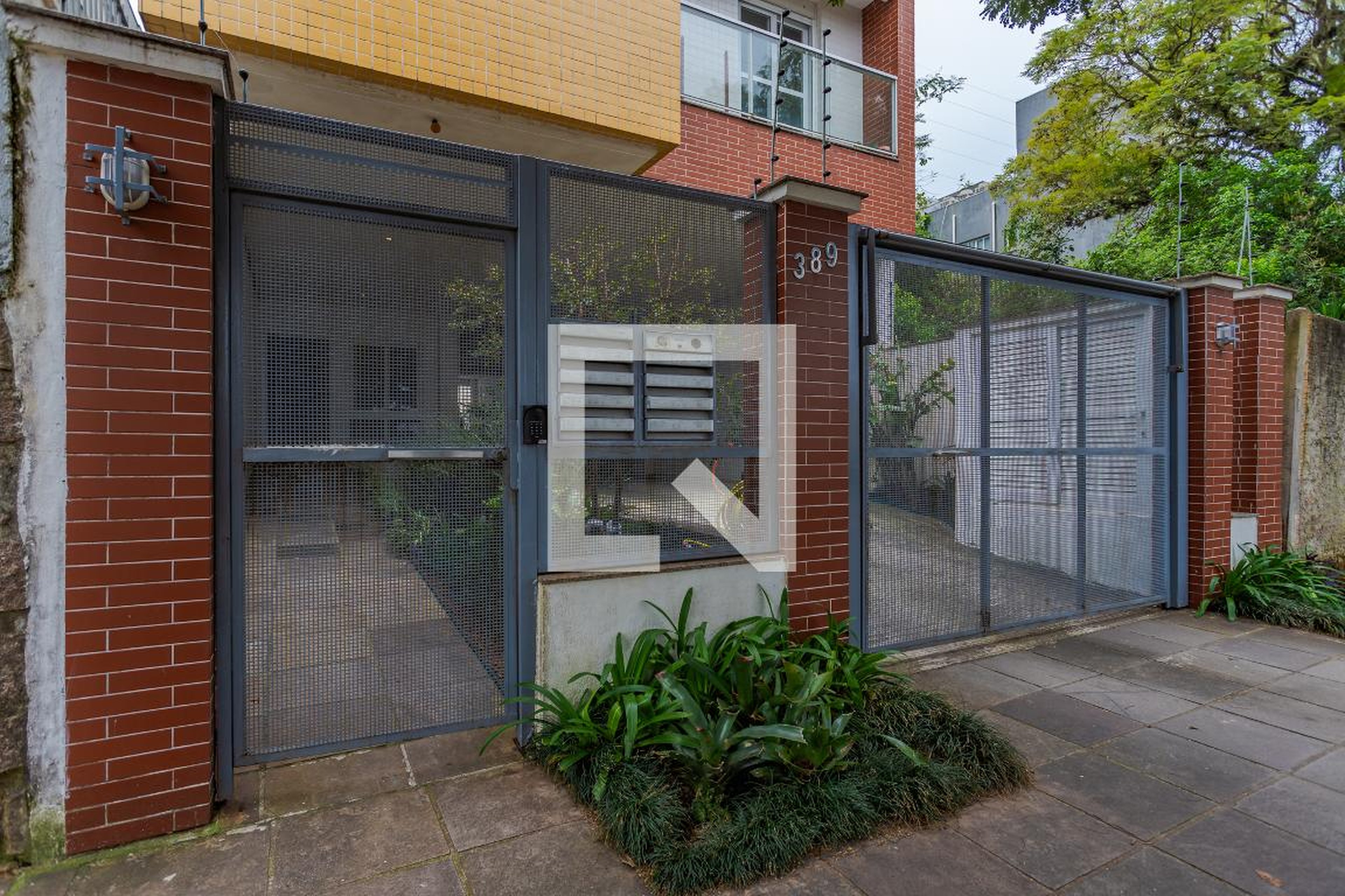 Fachada Condomínio em Rua São Mateus, 381