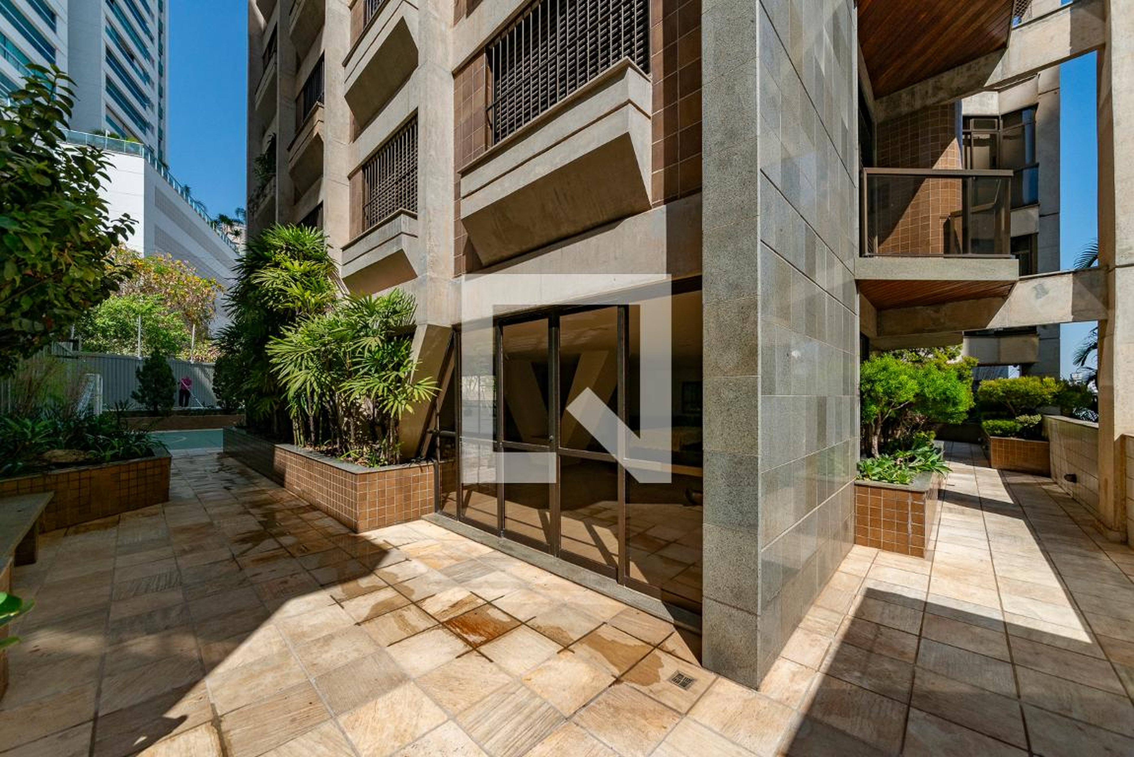 Entrada Edifício Barbara