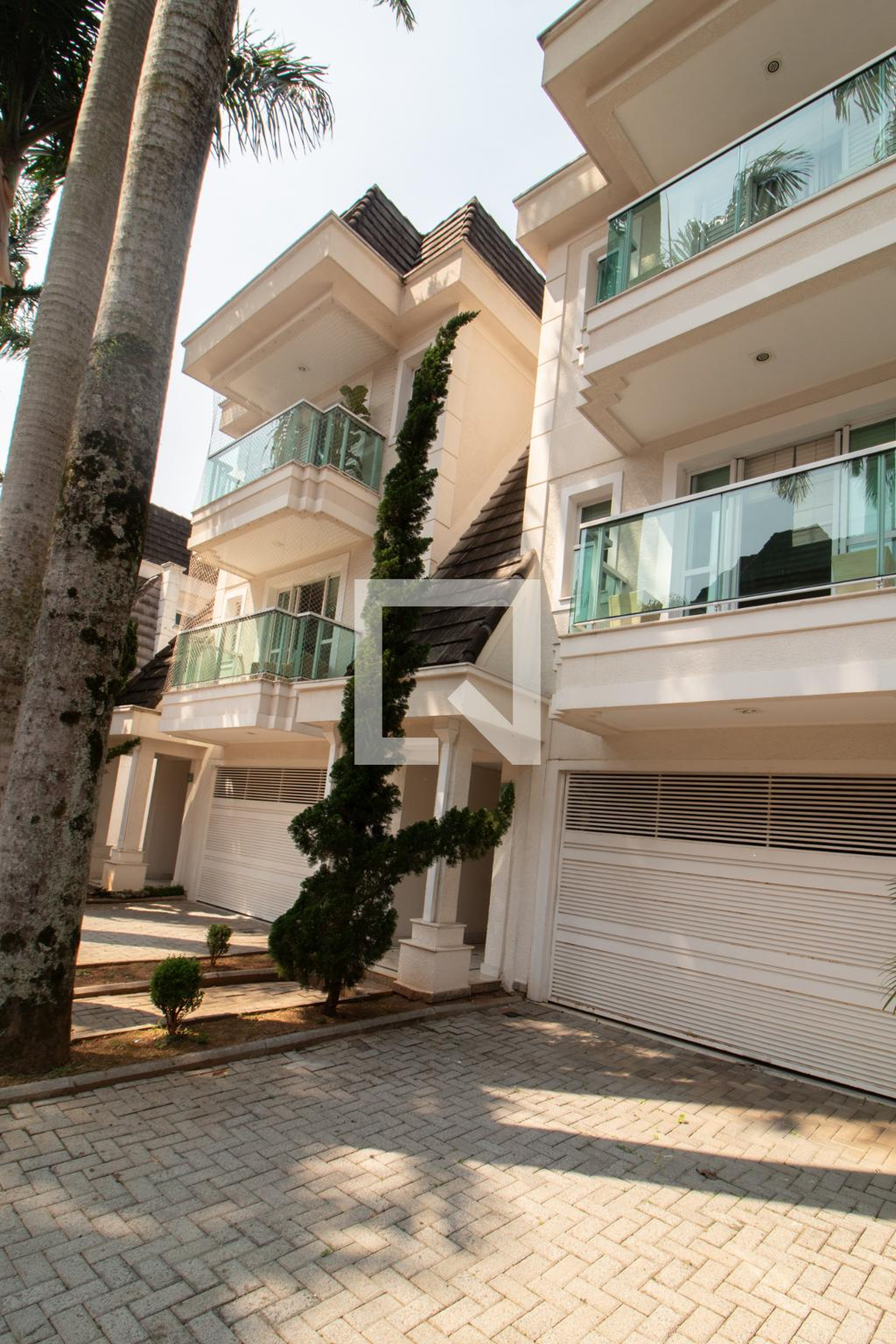 Fachada Condomínio em Rua do Horto, 802