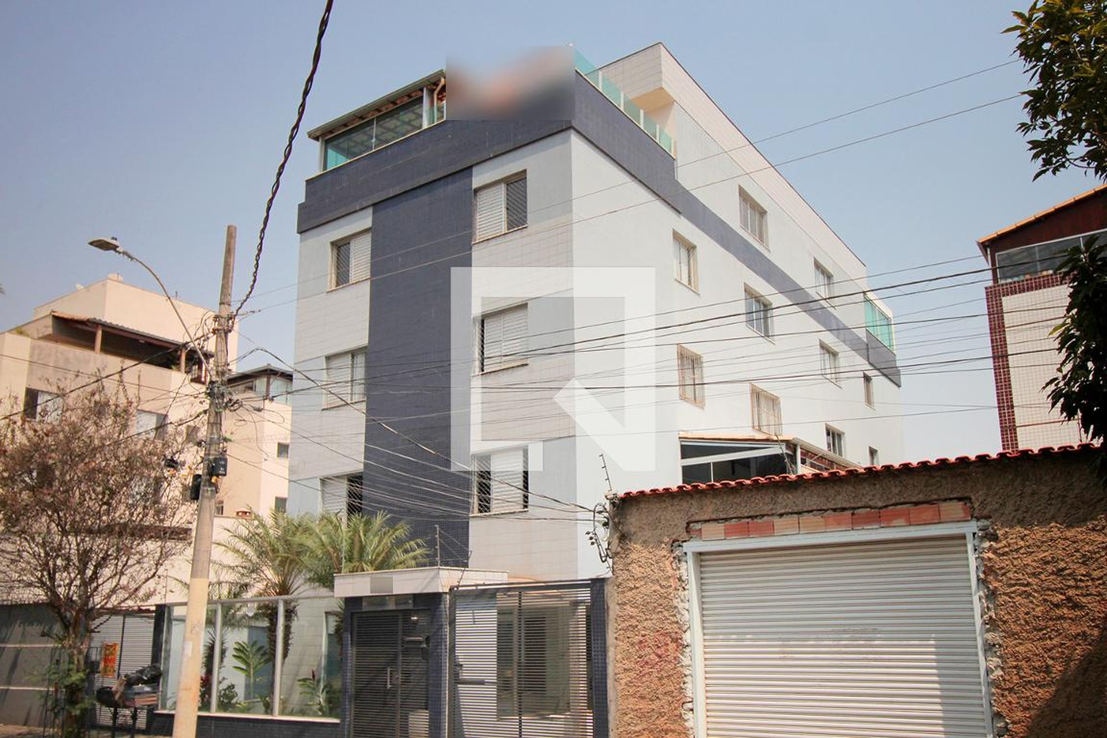 Fachada Condomínio em Rua Perdigão, 402