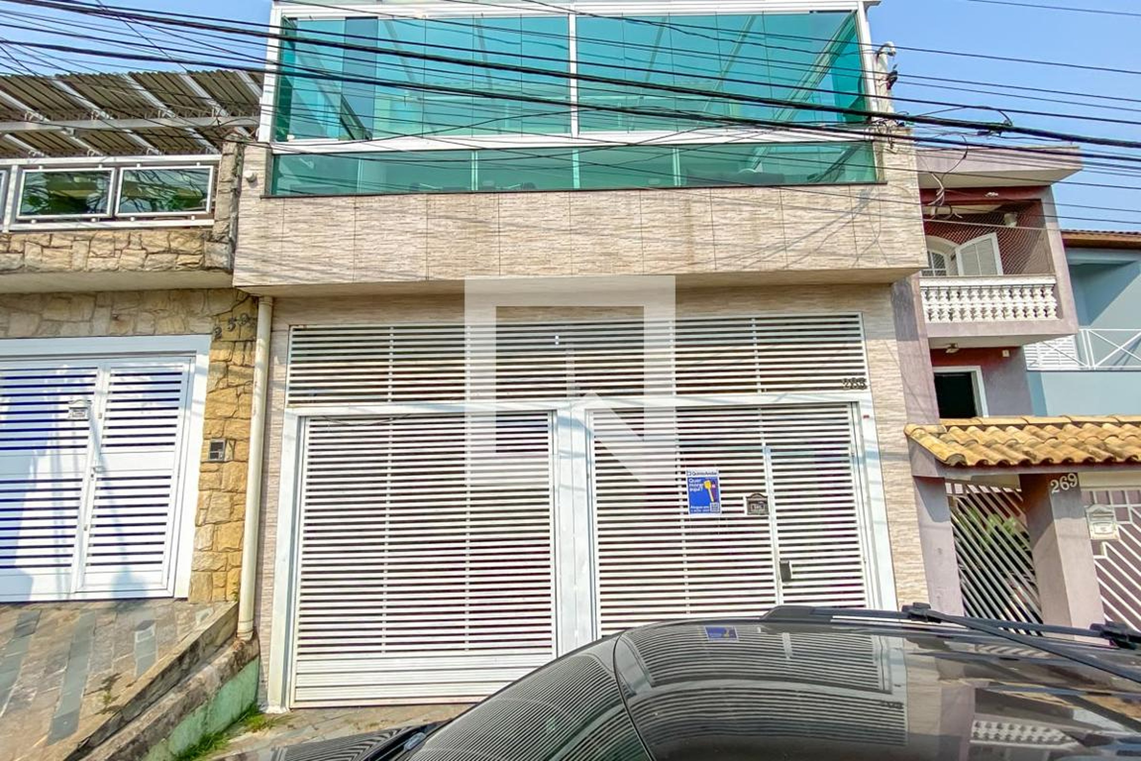Fachada Condomínio em Rua Mejica Ledesma Sequeira de Rodrigues, 263