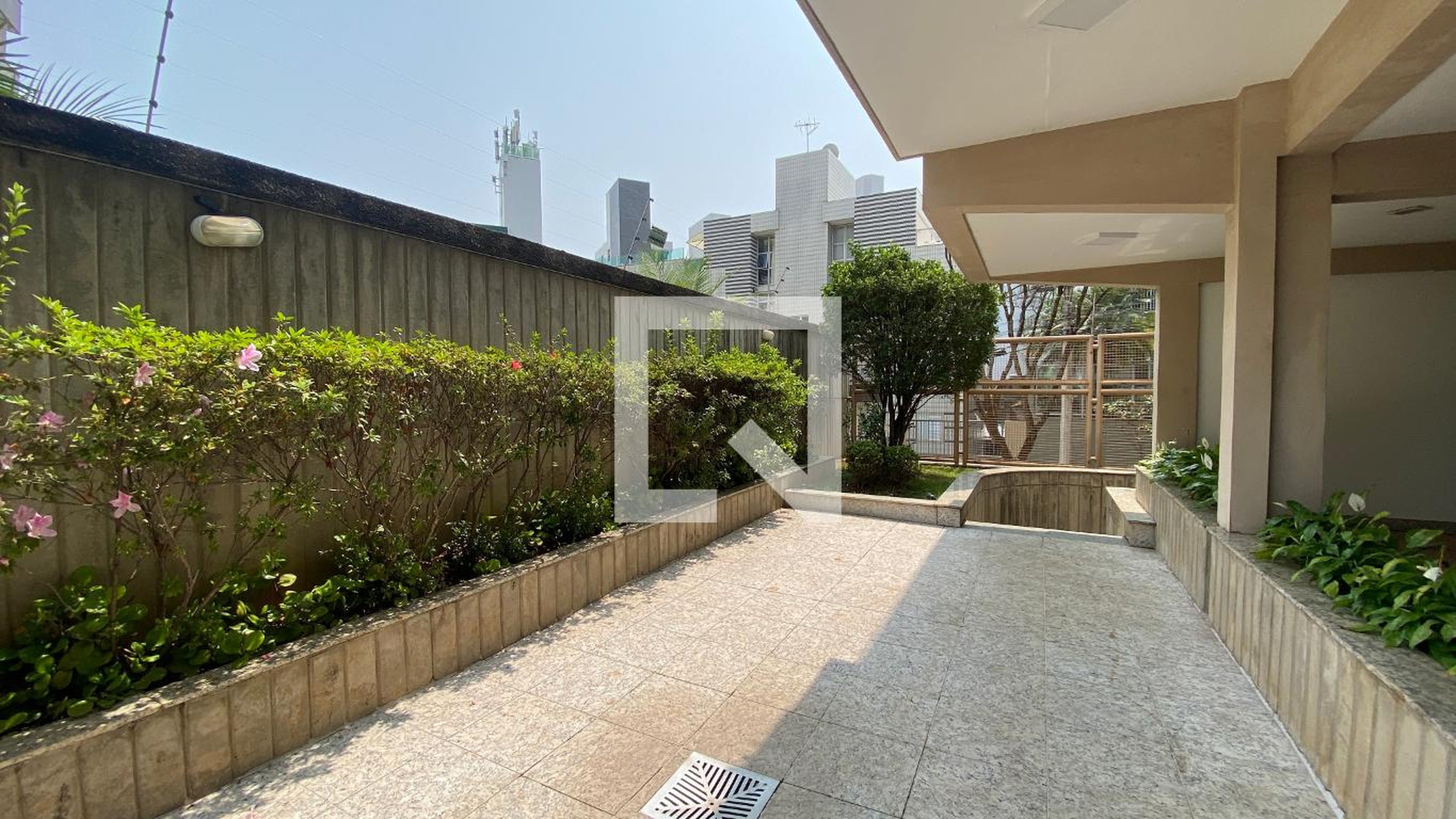 Hall de entrada Condomínio em Rua Silvio de Oliveira Martins, 265