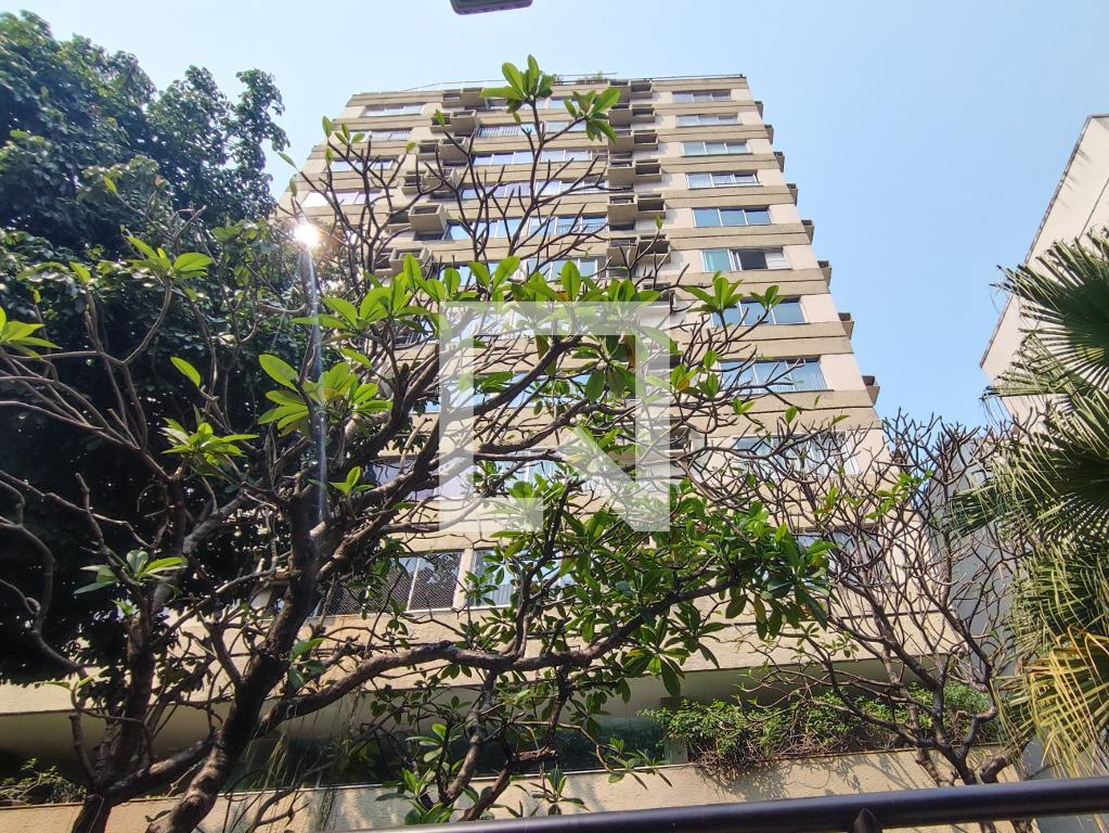 Fachada Condomínio em Rua Jardim Botânico, 157