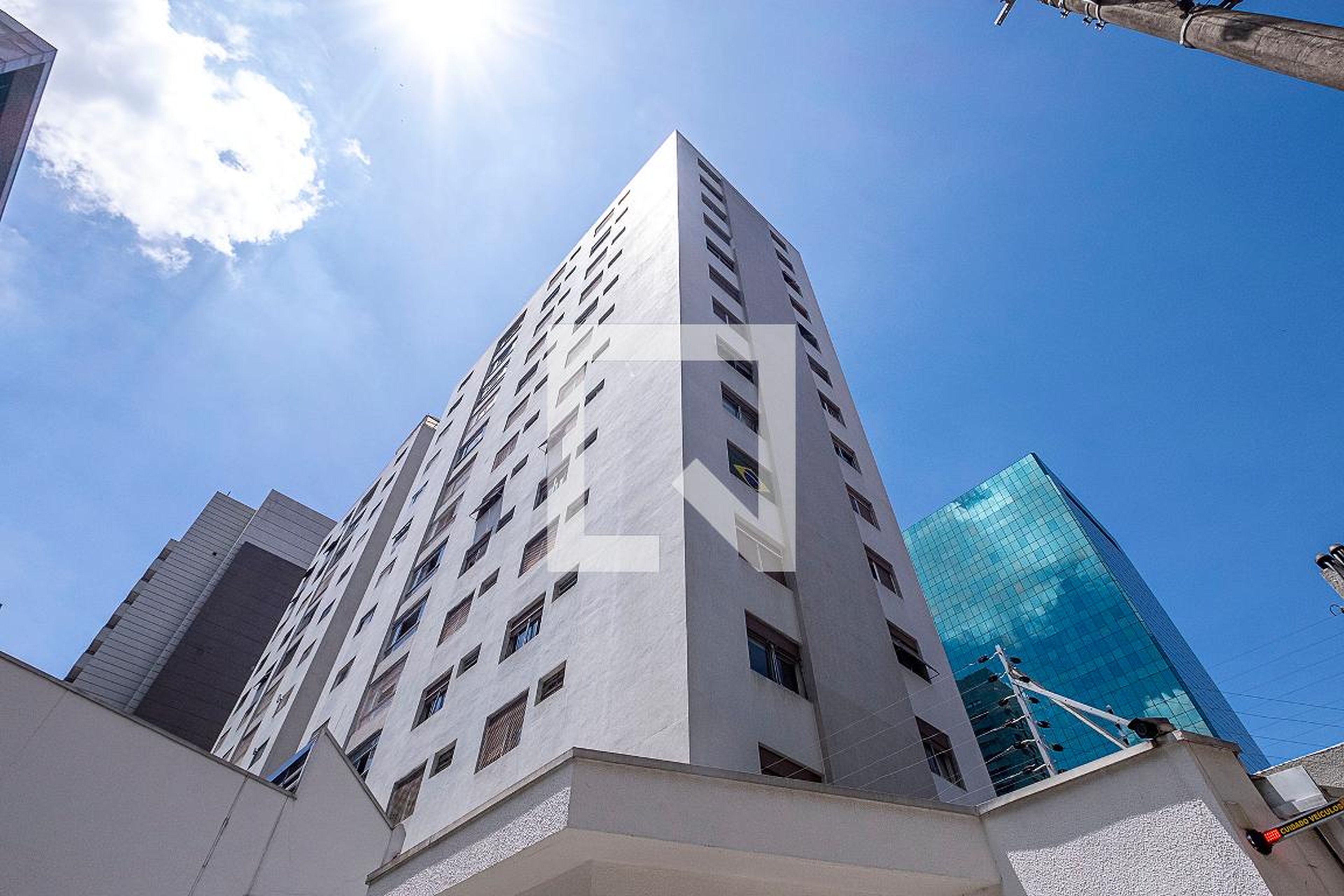 Fachada Condomínio em Rua Doutor Rafael de Barros, 103