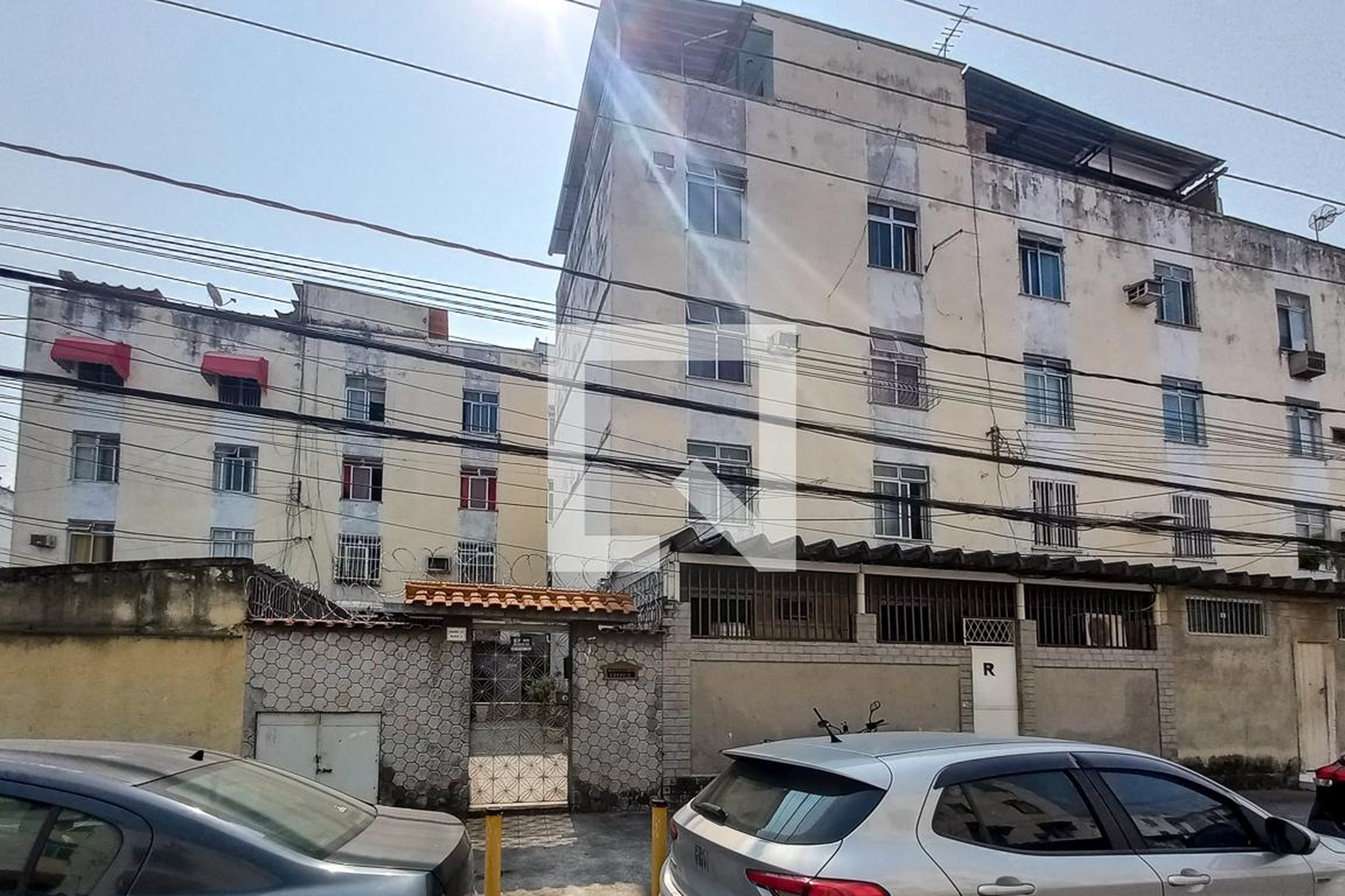 Fachada do Prédio Condomínio em Rua Jorge Gonçalves de Araújo, 8