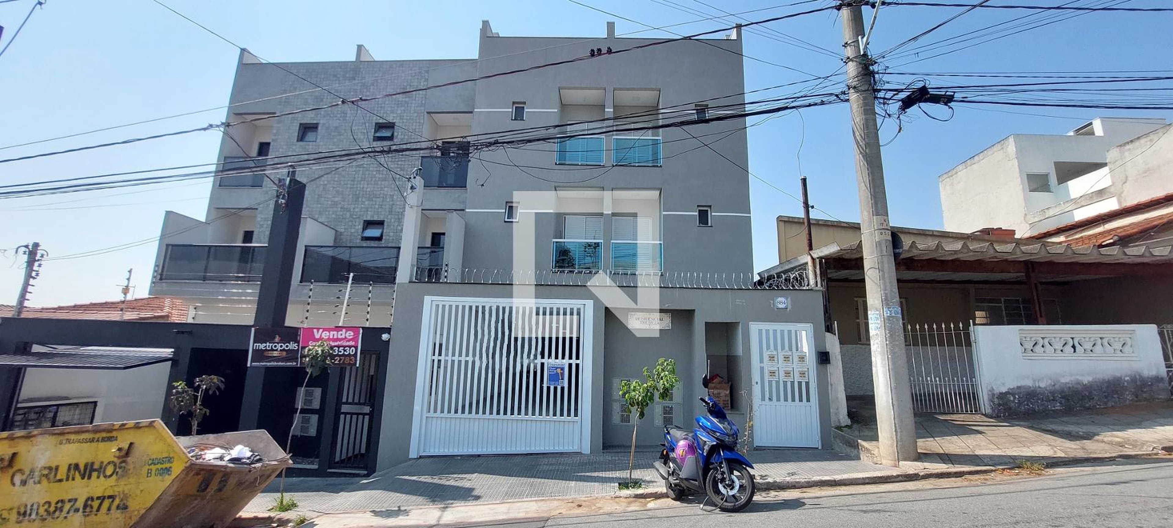 Fachada Condomínio em Rua Sud Menucci, 884