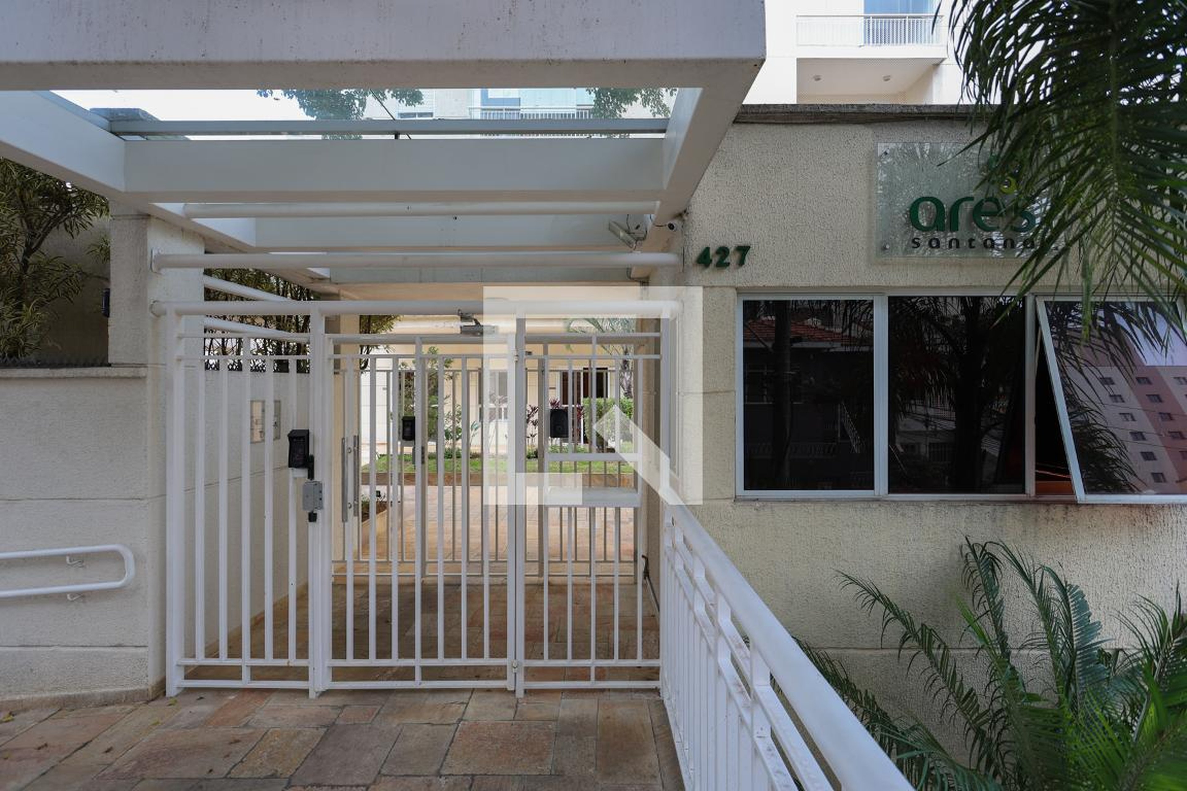 Fachada do condomínio Condomínio Ares Santana