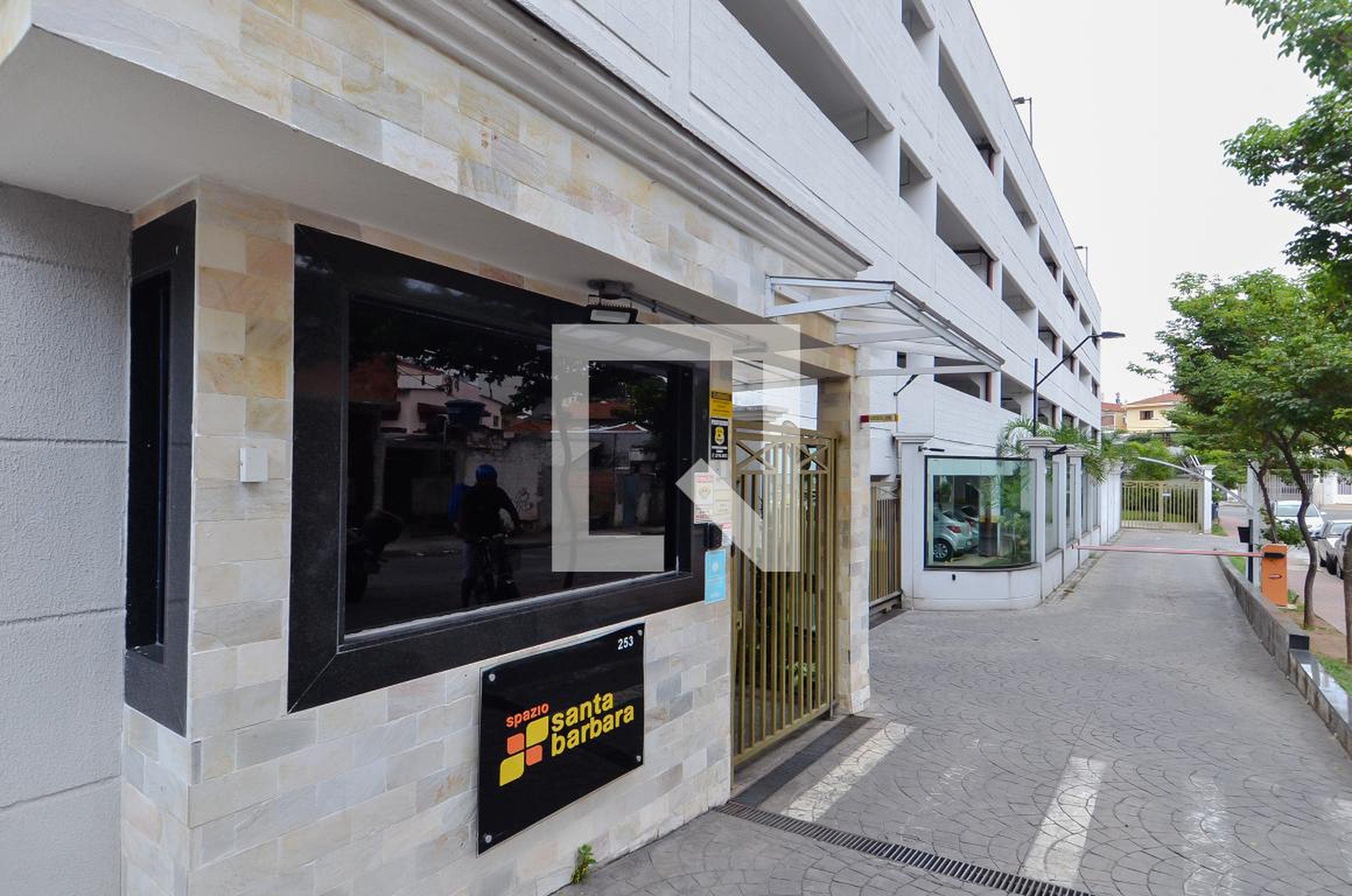 Fachada do Condomínio Condomínio Spazio Santa Barbara