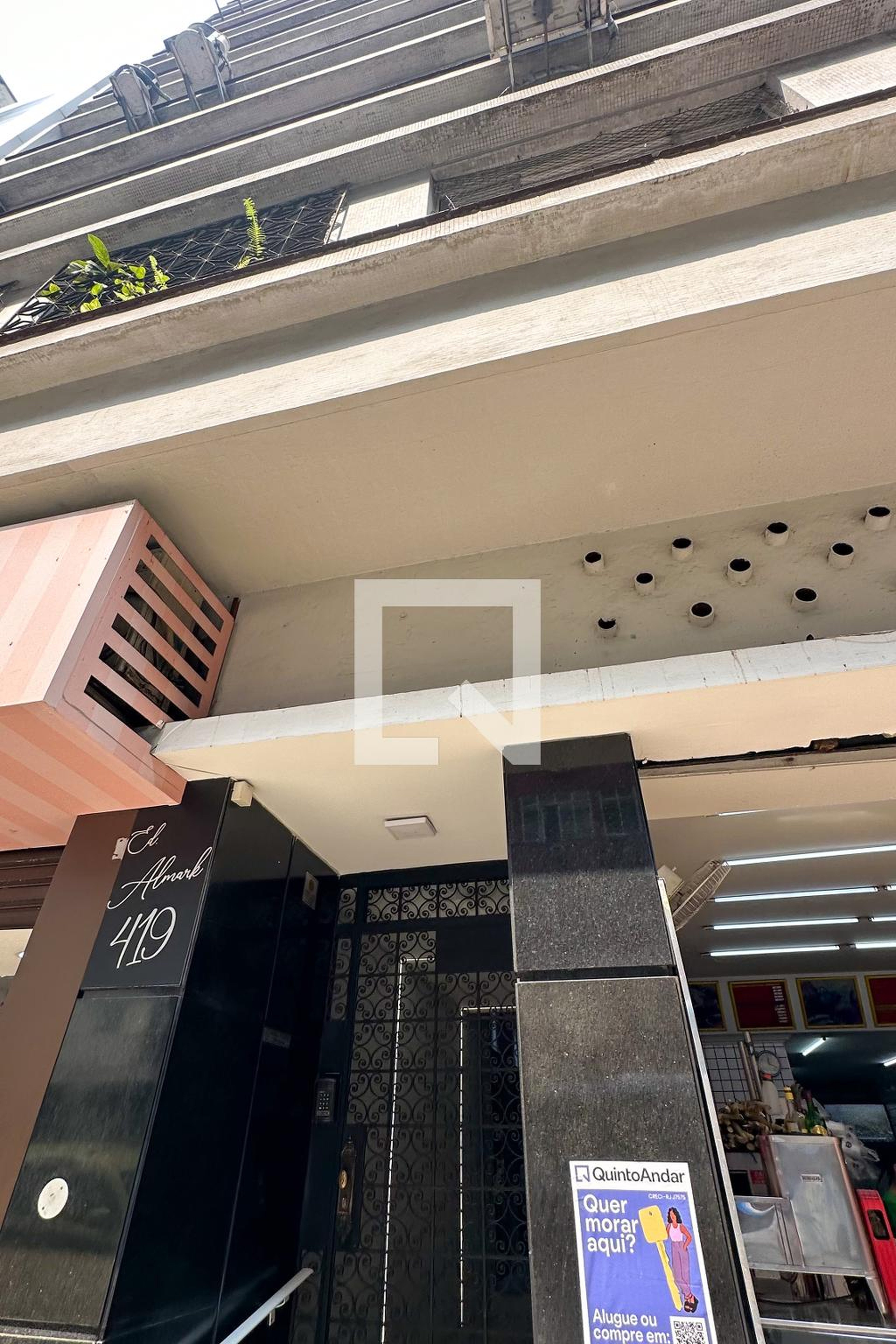 Fachada Edificio Almark