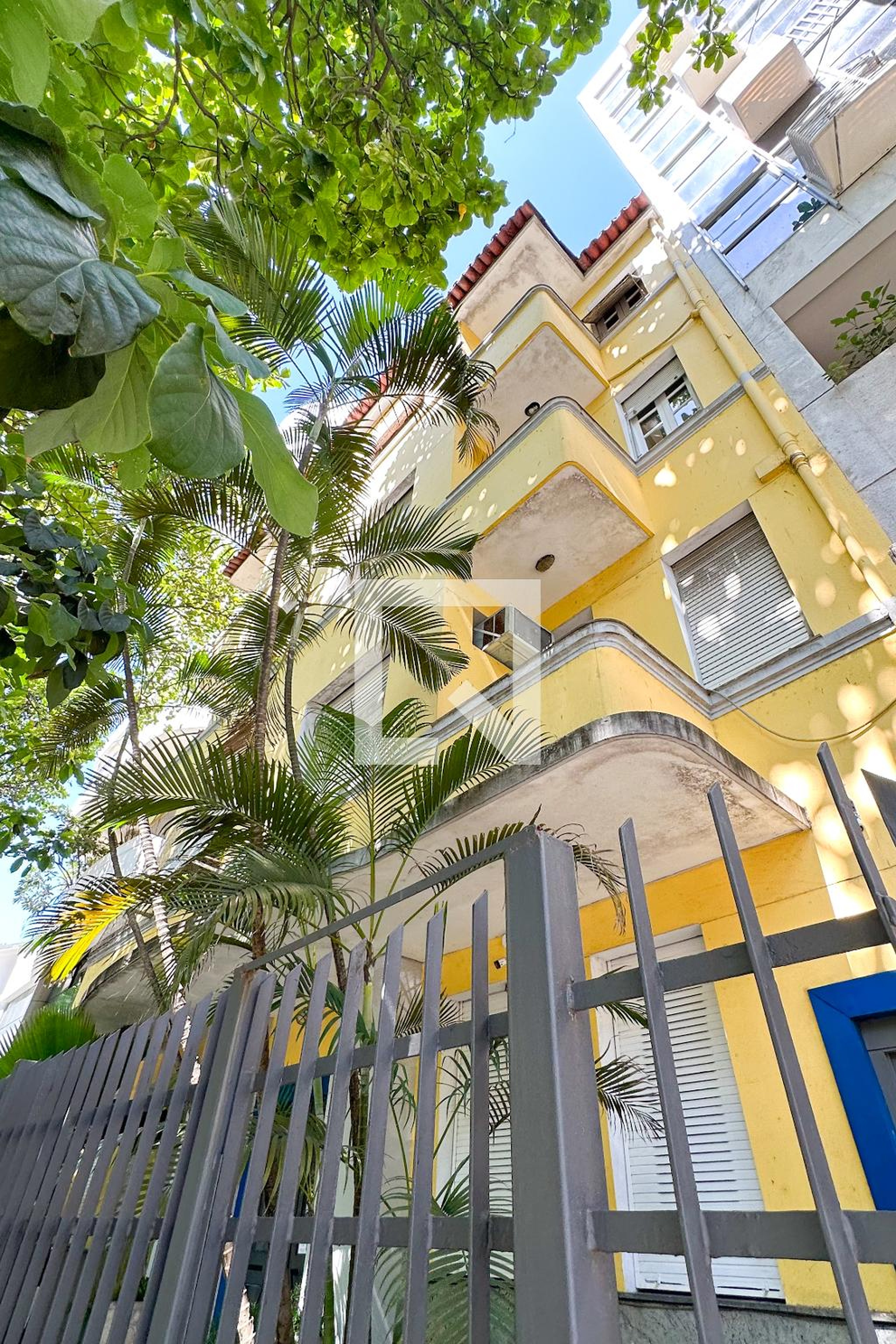 Fachada Condomínio em Rua Joana Angélica, 158