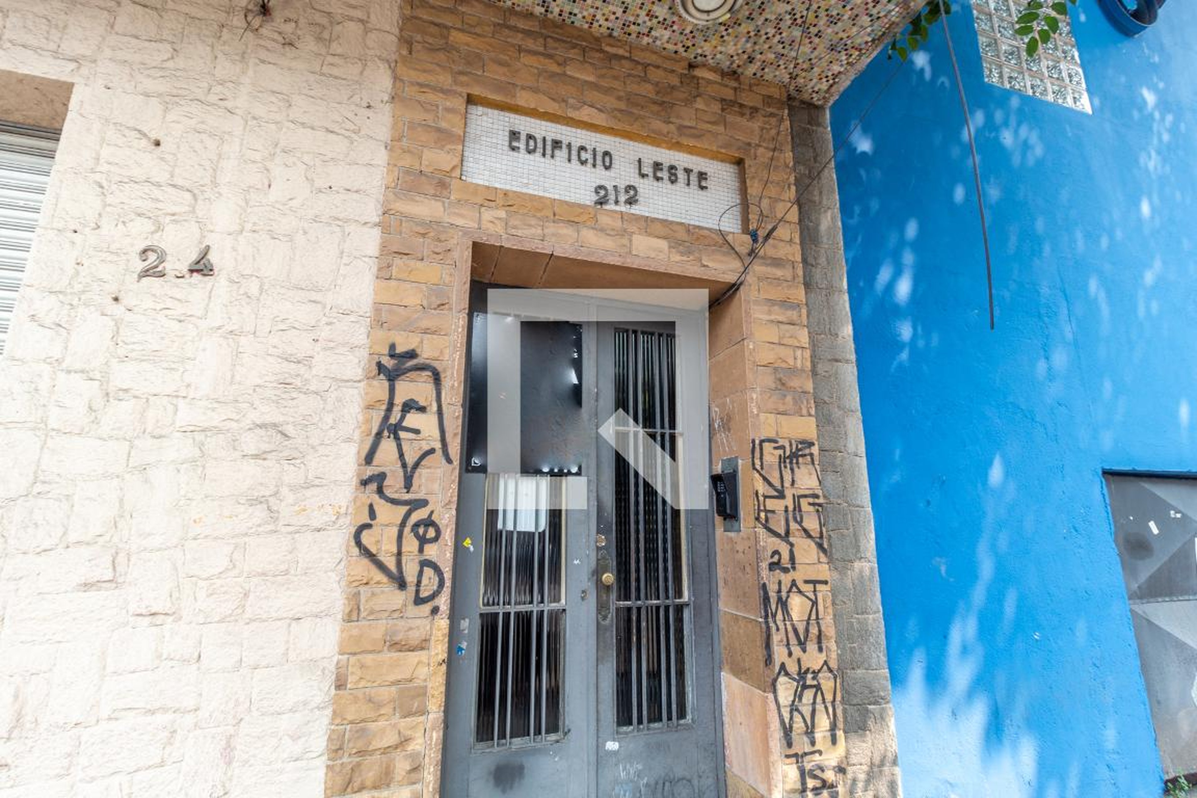 Fachada Condomínio em Rua Cantagalo, 212