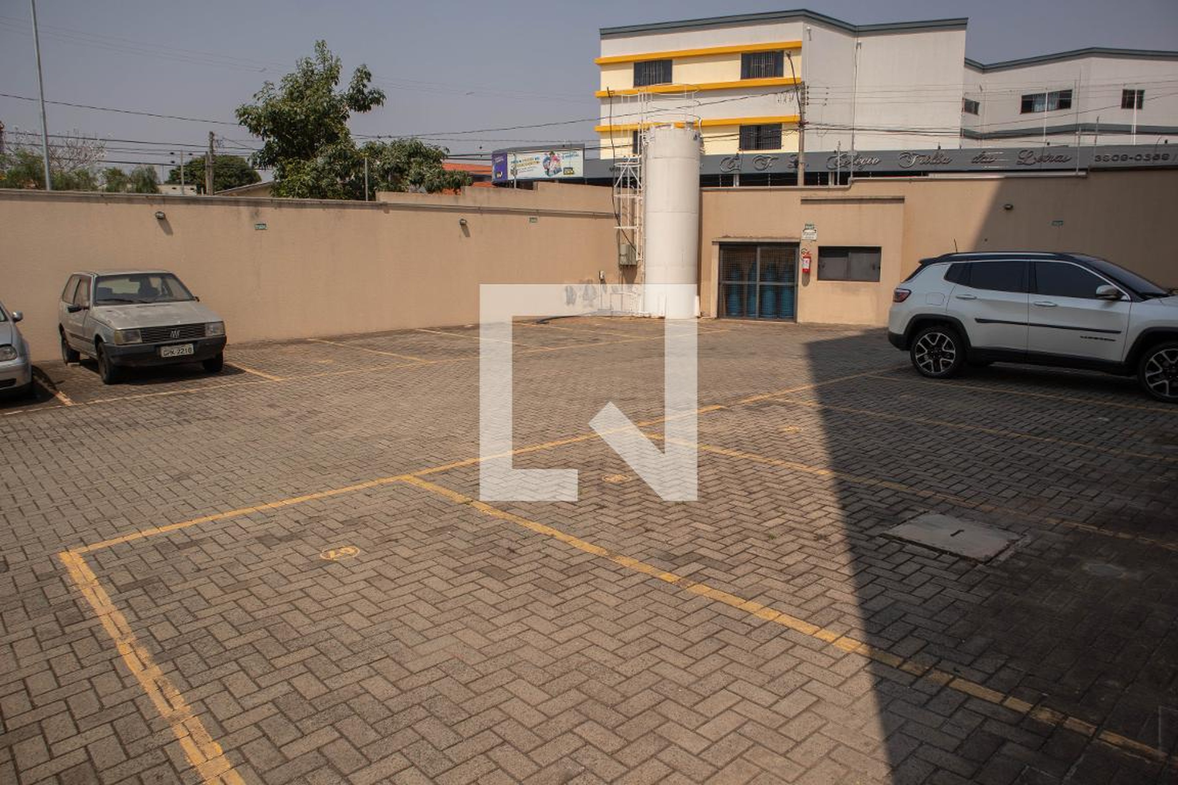 Estacionamento - Residencial Louvre