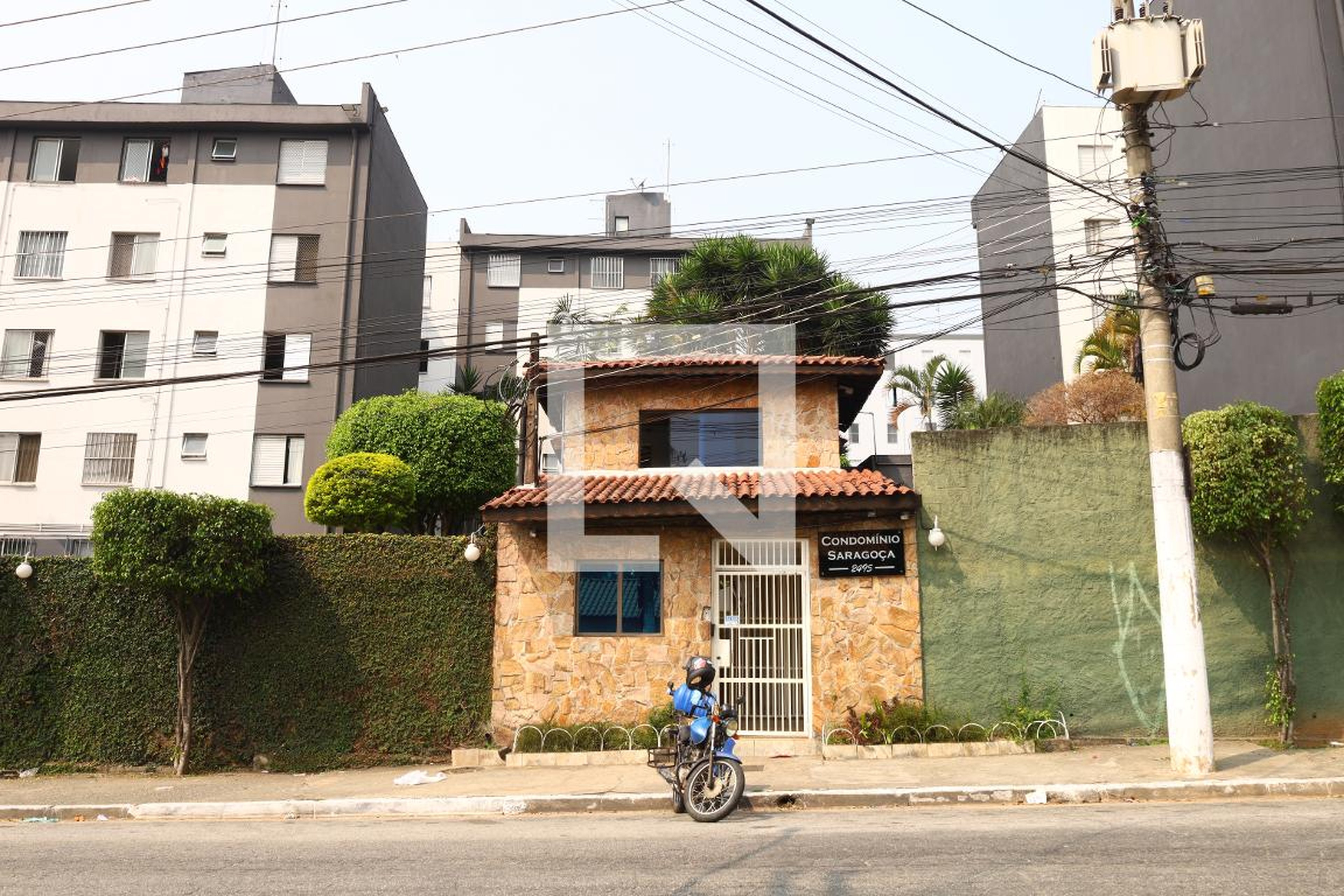 Fachada do condomínio Condomínio Saragoça