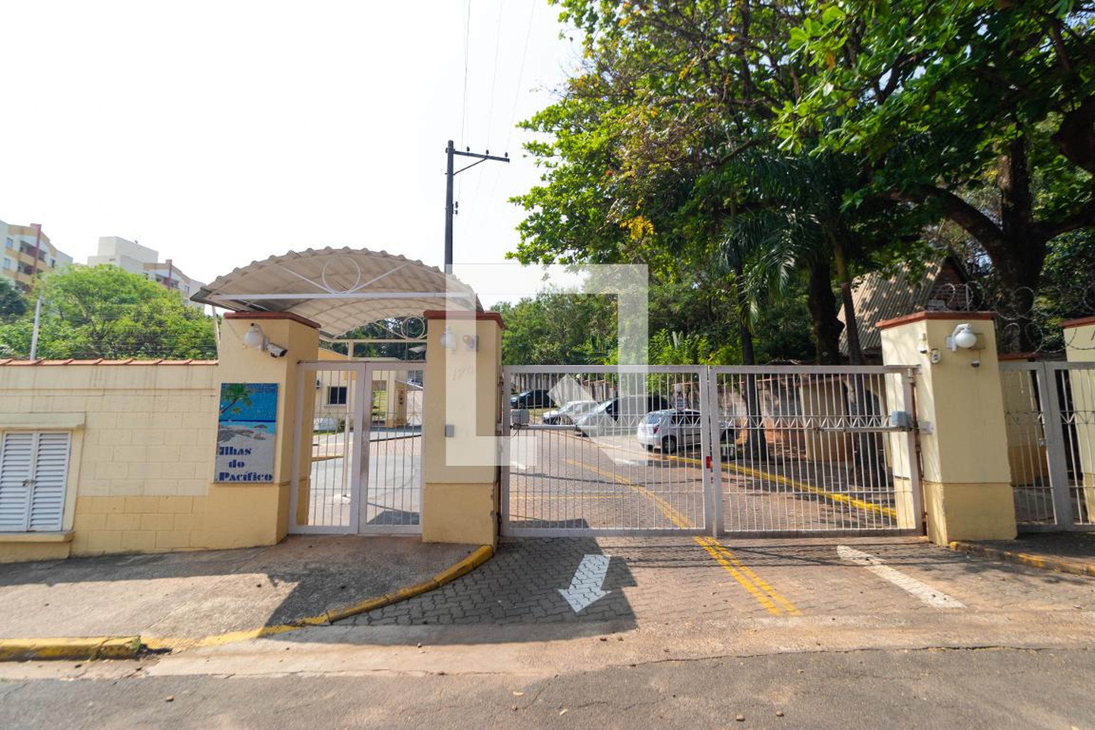 Fachada Condomínio em Rua Patativa, 56