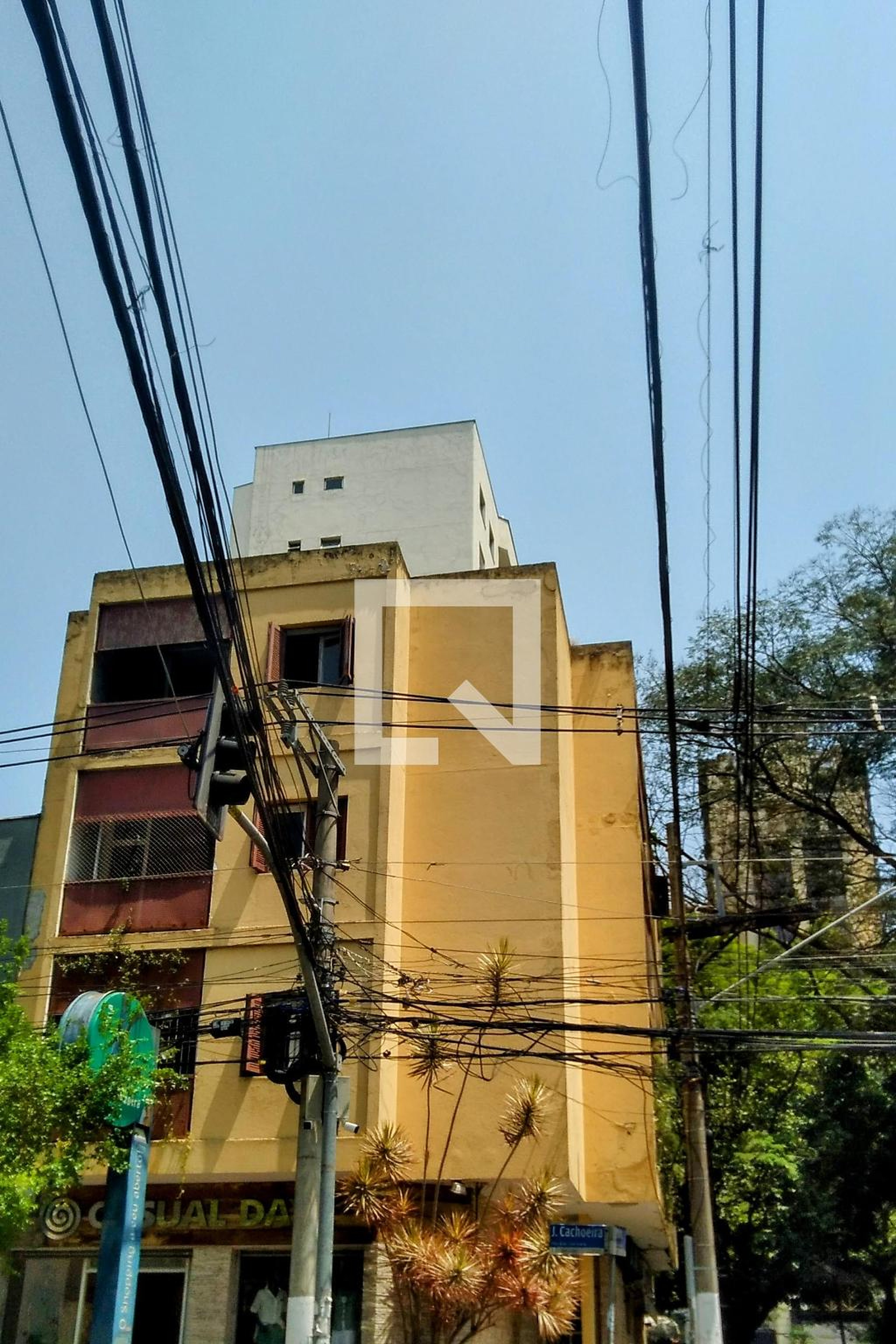 Fachada Condomínio em Rua João Cachoeira, 342