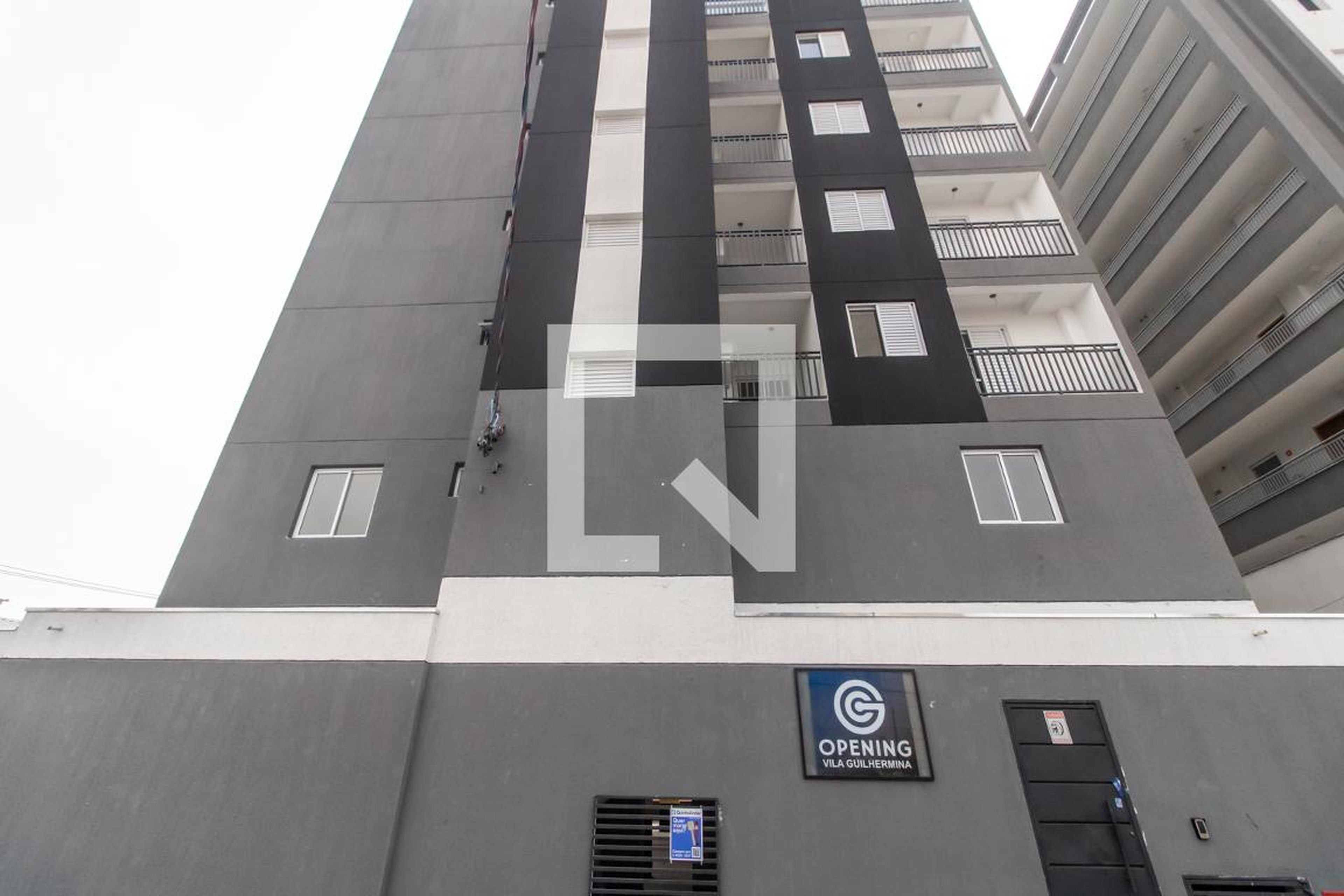 Fachada Condomínio em Rua Almeida Brandão, 376