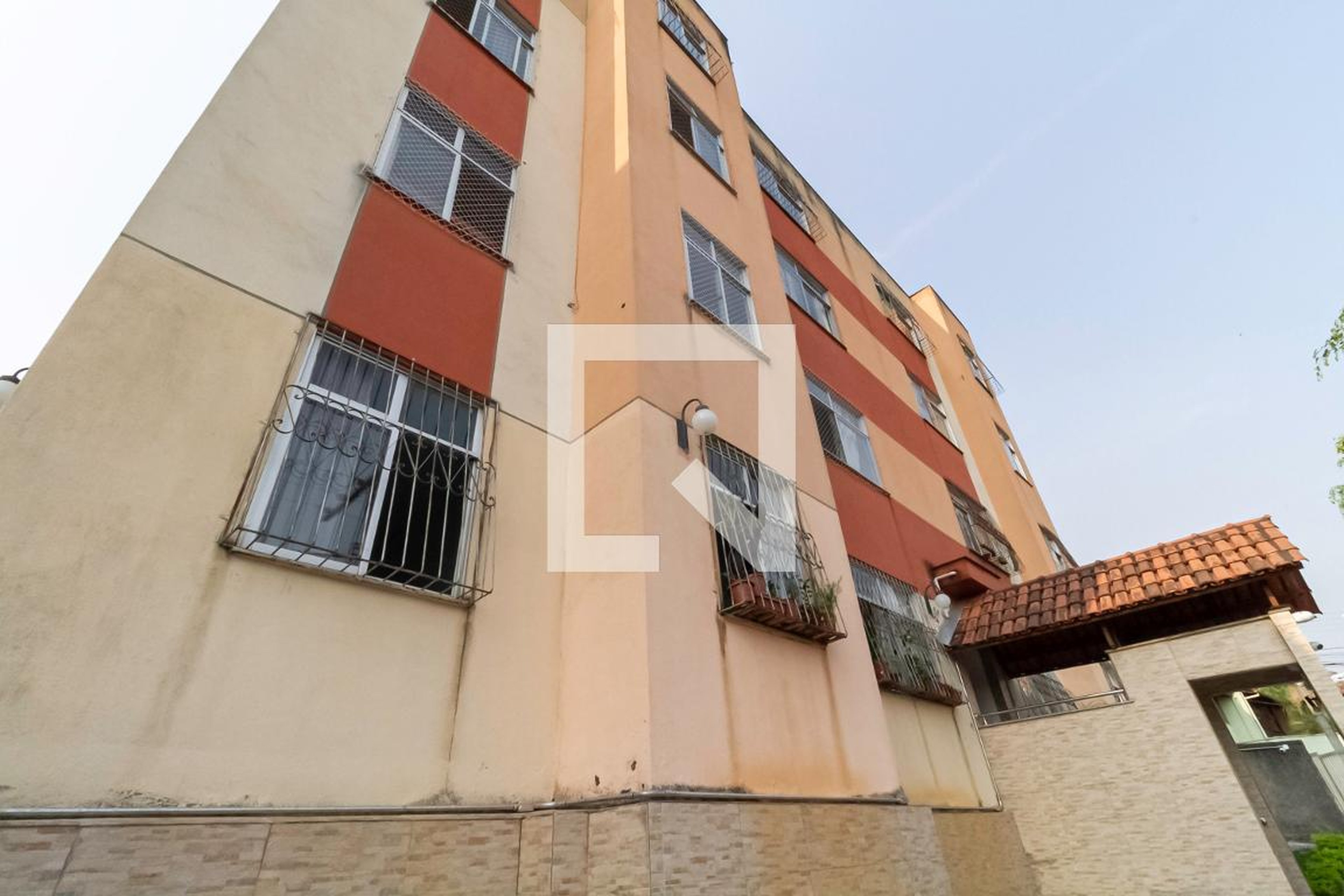 Fachada Condomínio em Rua Leonil Prata, 799