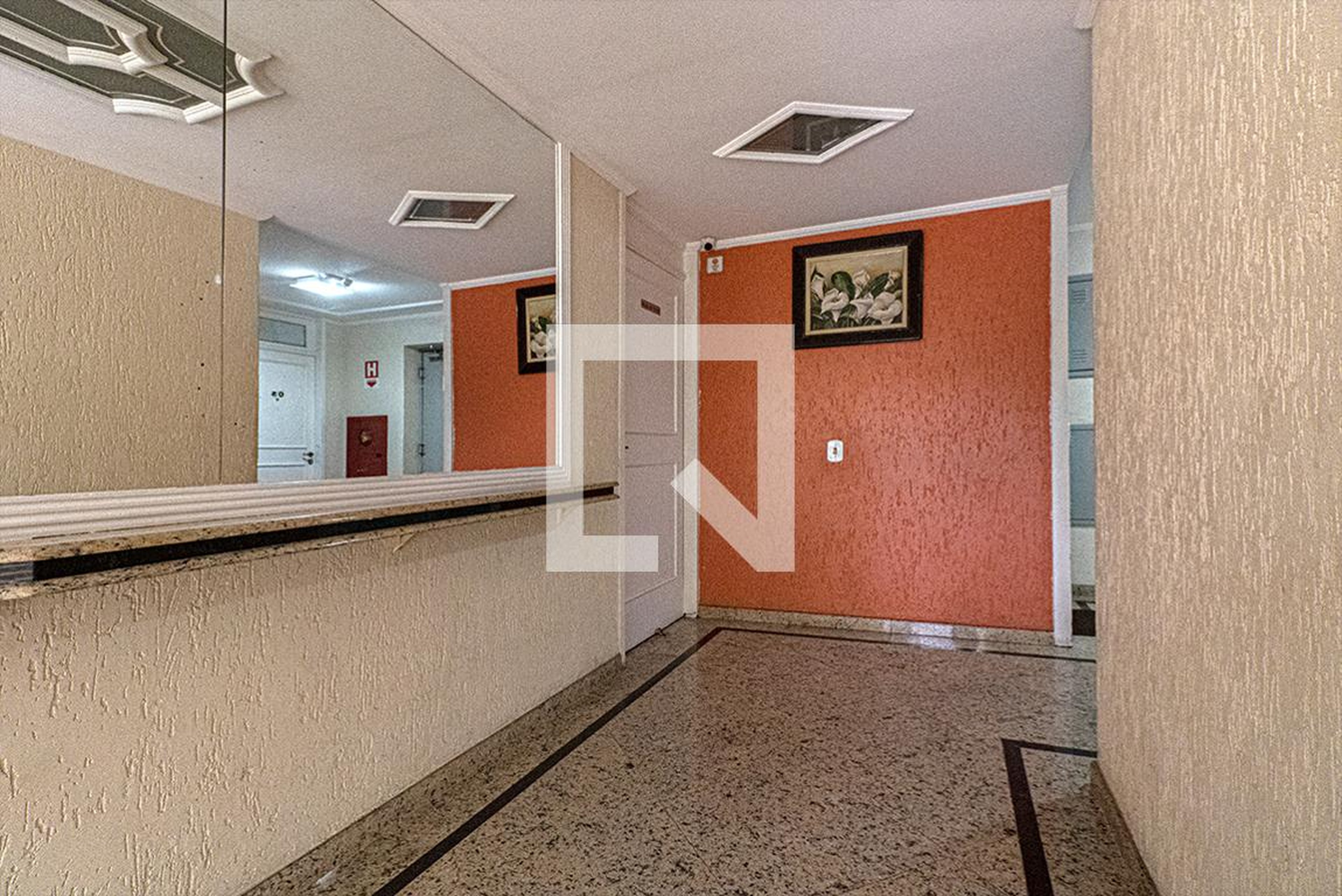 hall de entrada - Santo Eduardo