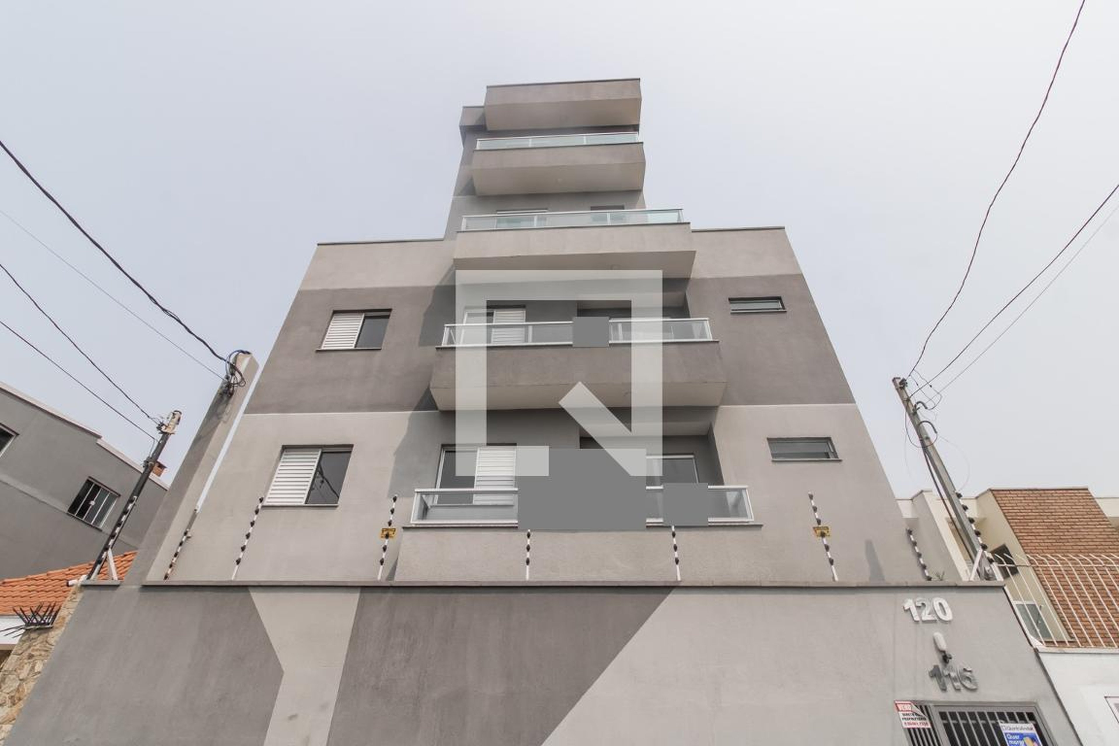 Fachada Condomínio em Rua Doutor José Diogo Bastos, 2